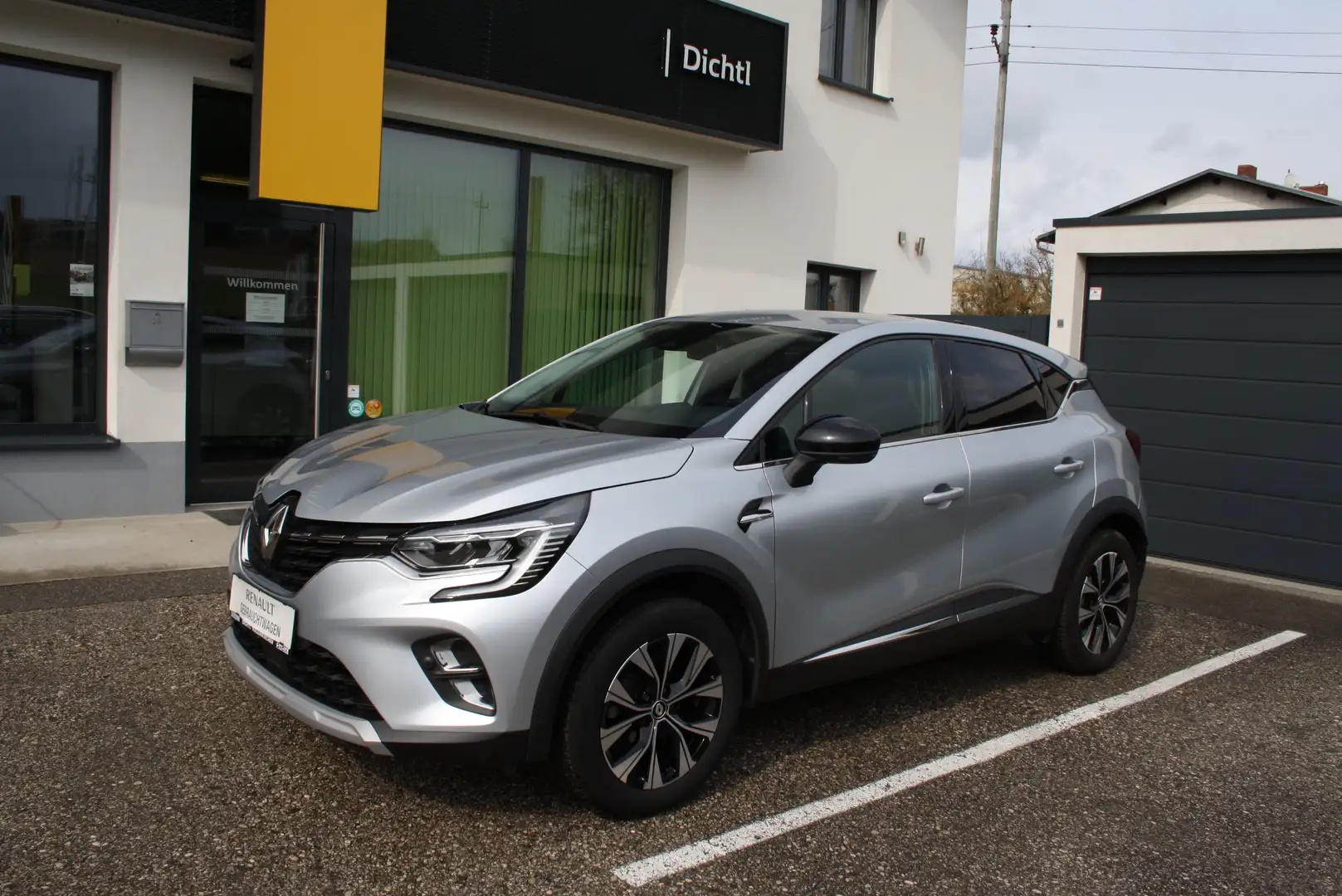 Renault Captur Techno TCe 90 *NAVI+Kamera+Einparkhilfe vo+hi* Silber - 1