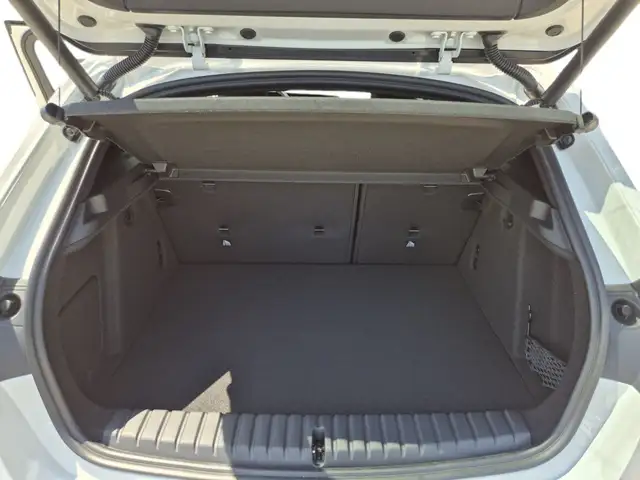 BMW 1 Series view 11