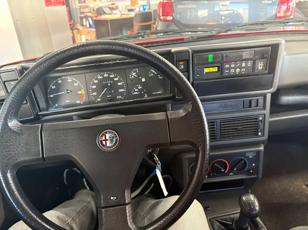 Alfa Romeo 75 1.8 IE, foto 11