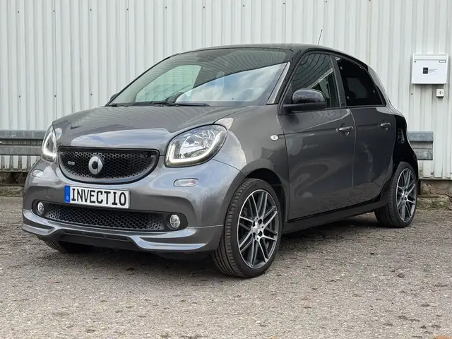 smart forFour Brabus Exclusive JBL Pano Navi Kamera