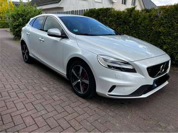 Volvo V40 D4 R-Design | LED | Kamera | Leder | Sommer+Winterräder | Sehr gepflegt