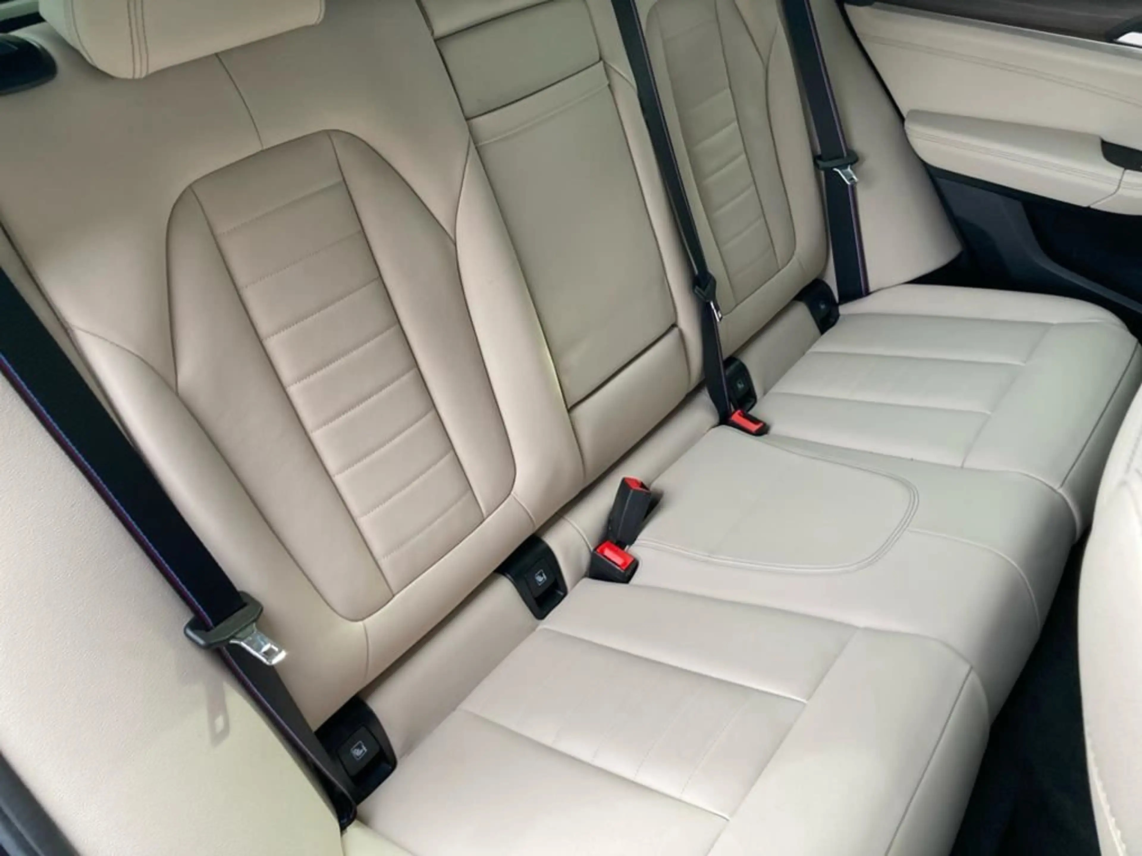 BMW iX3 Impressive — photo 15