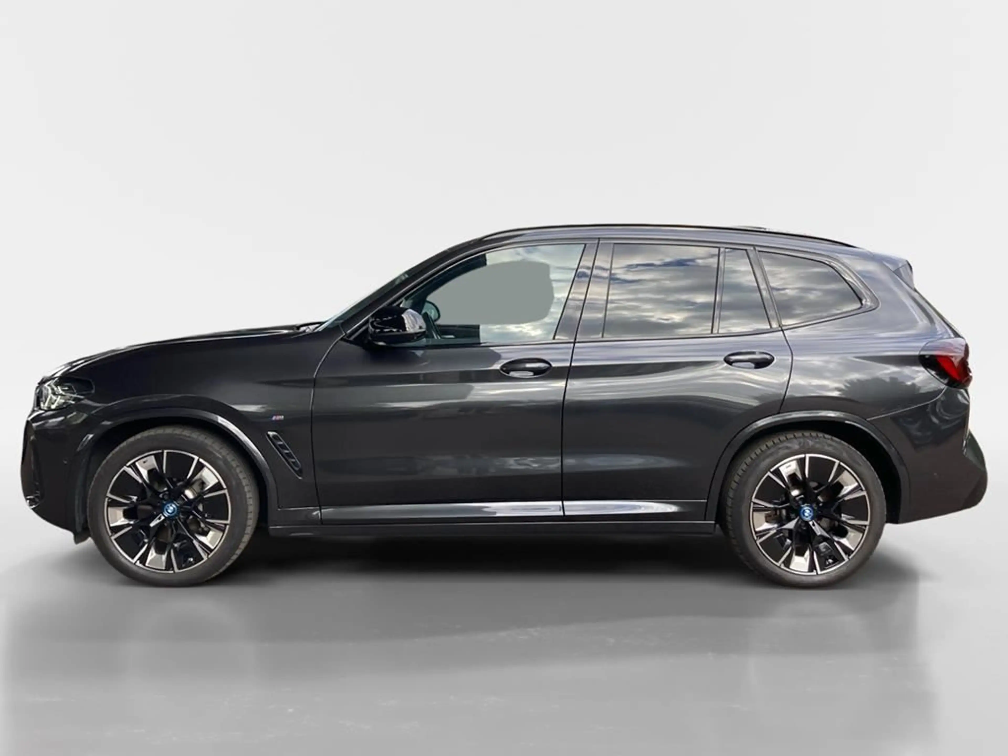 BMW iX3 Impressive — photo 6