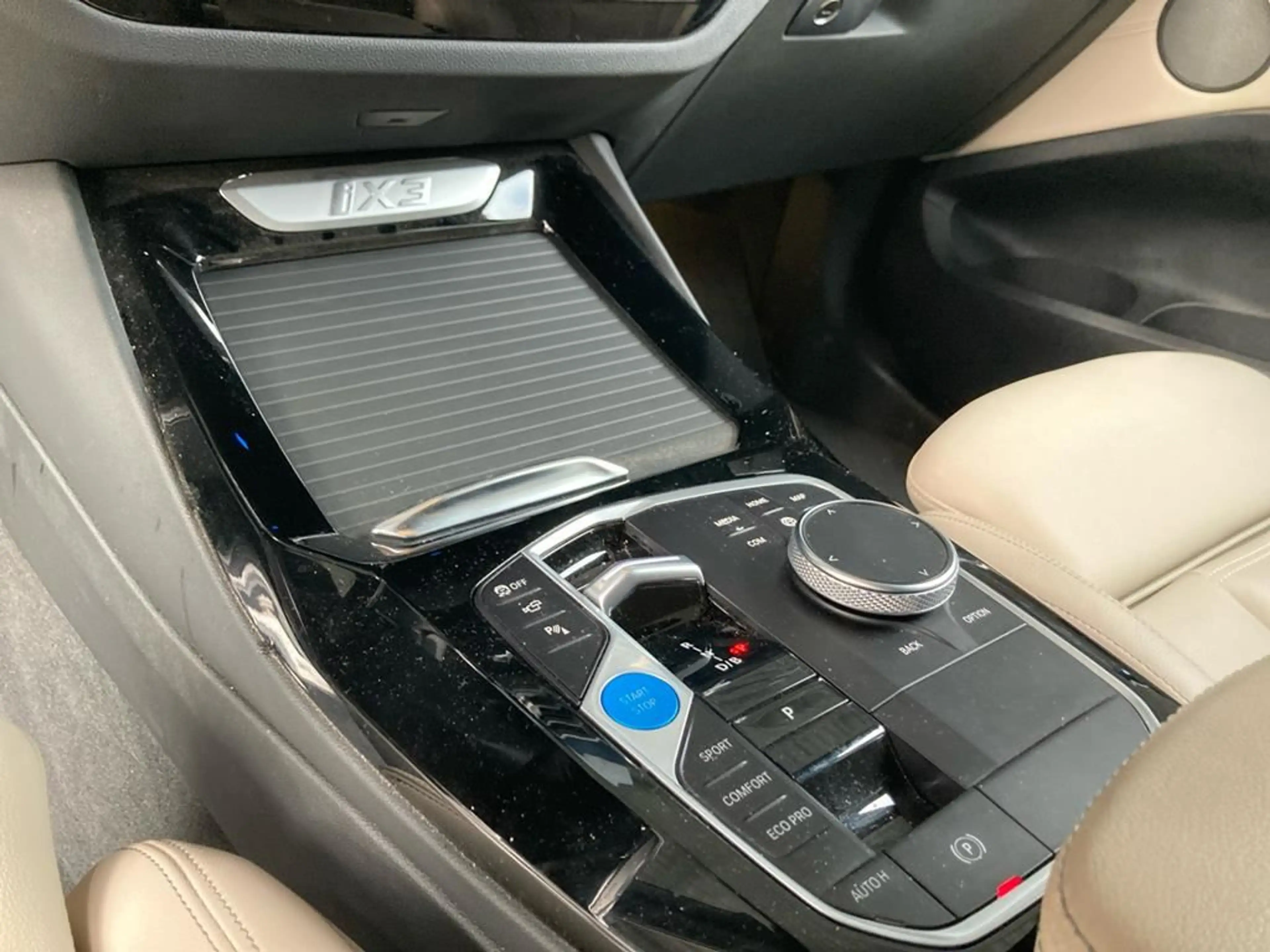 BMW iX3 Impressive — photo 11