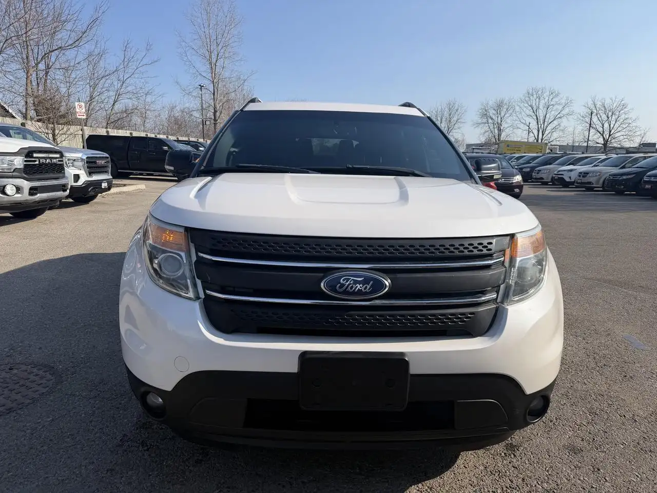Ford Explorer photo Ford Explorer
