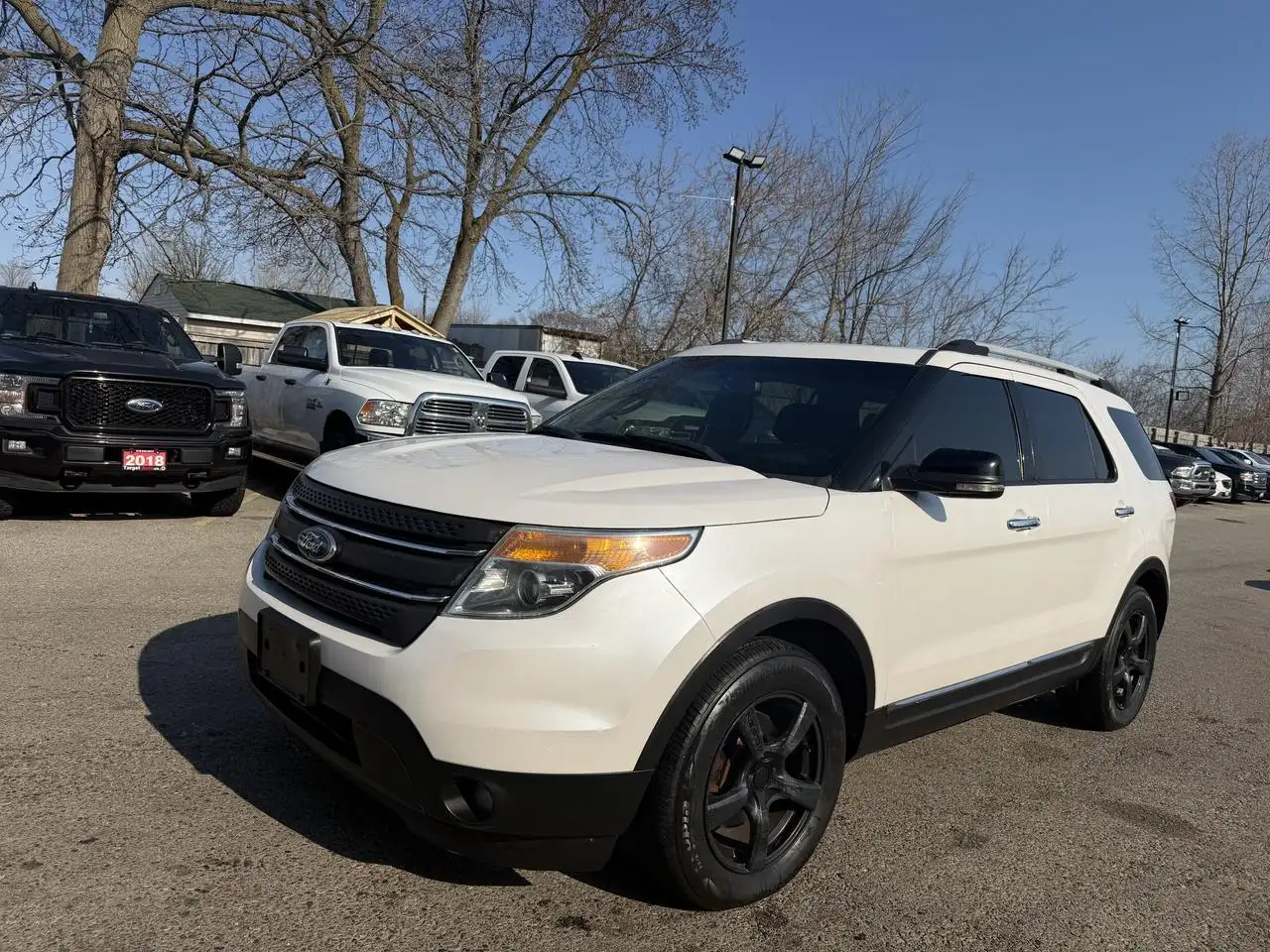 Ford Explorer photo Ford Explorer