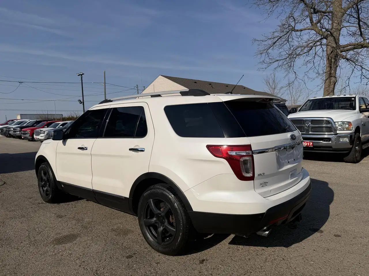 Ford Explorer photo Ford Explorer