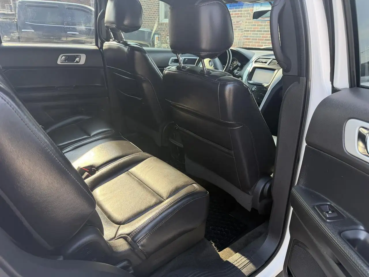 Ford Explorer photo Ford Explorer