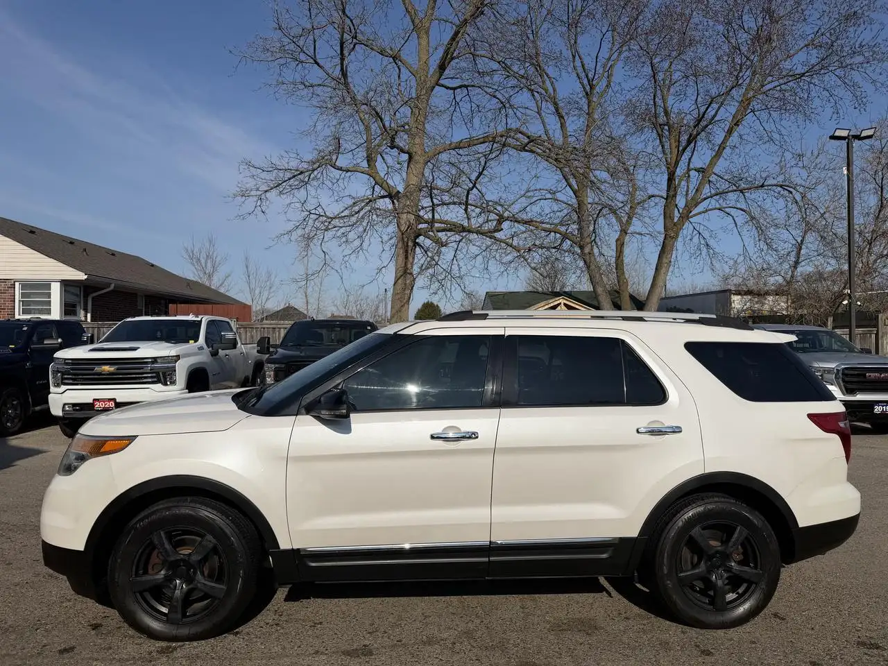 Ford Explorer photo Ford Explorer
