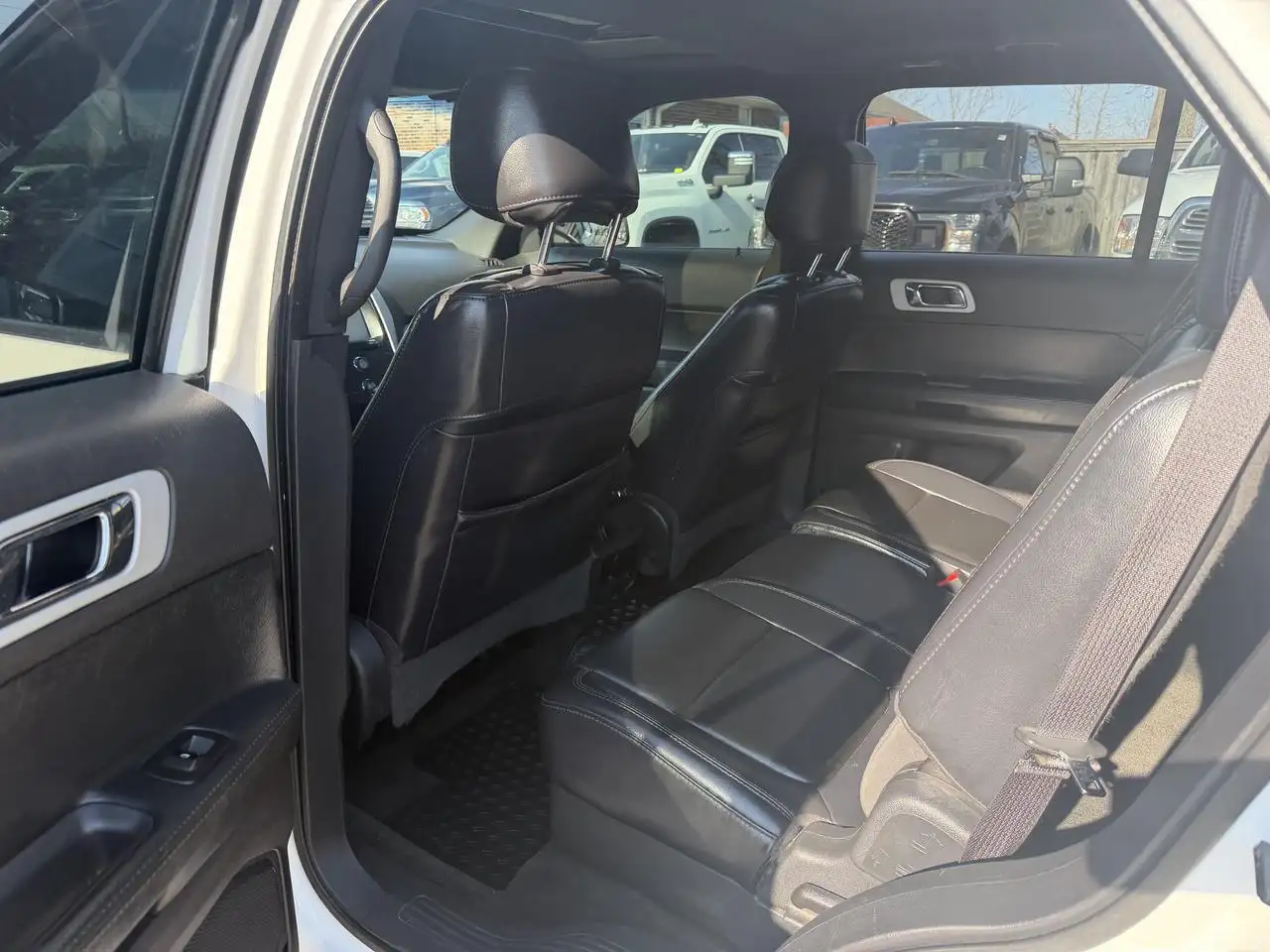 Ford Explorer photo Ford Explorer