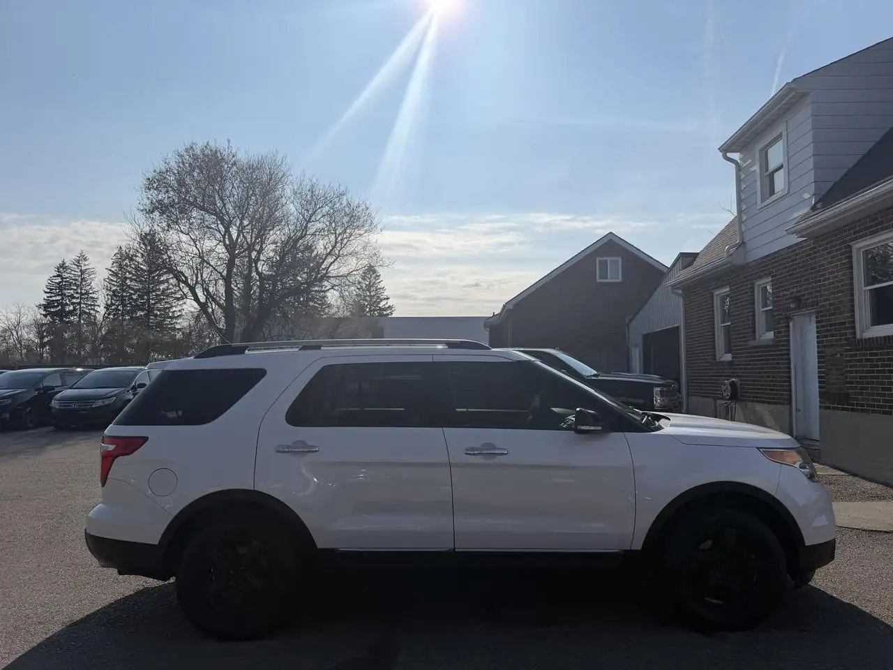 Ford Explorer photo Ford Explorer
