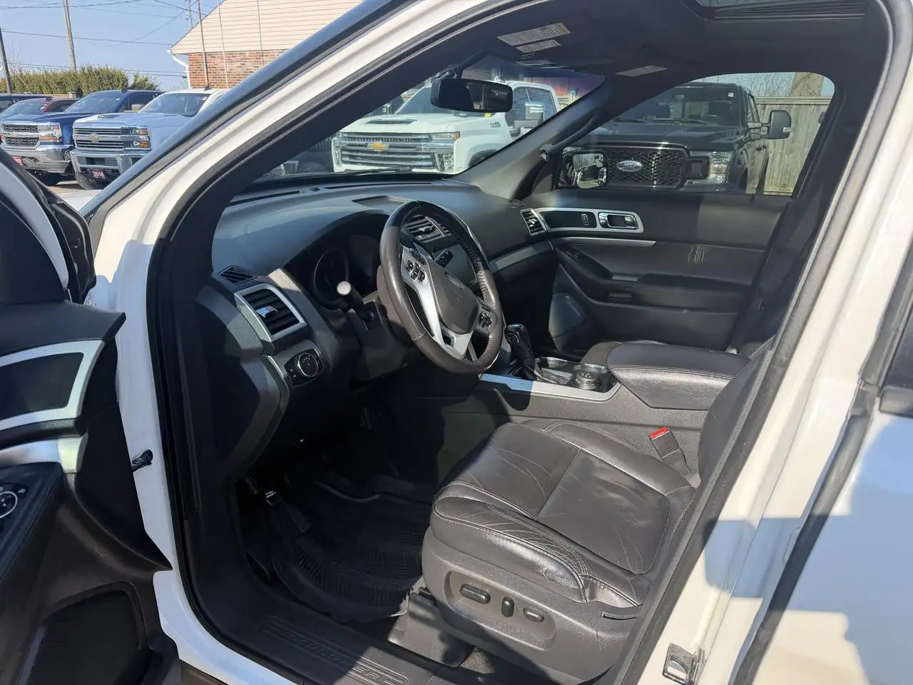 Ford Explorer photo Ford Explorer