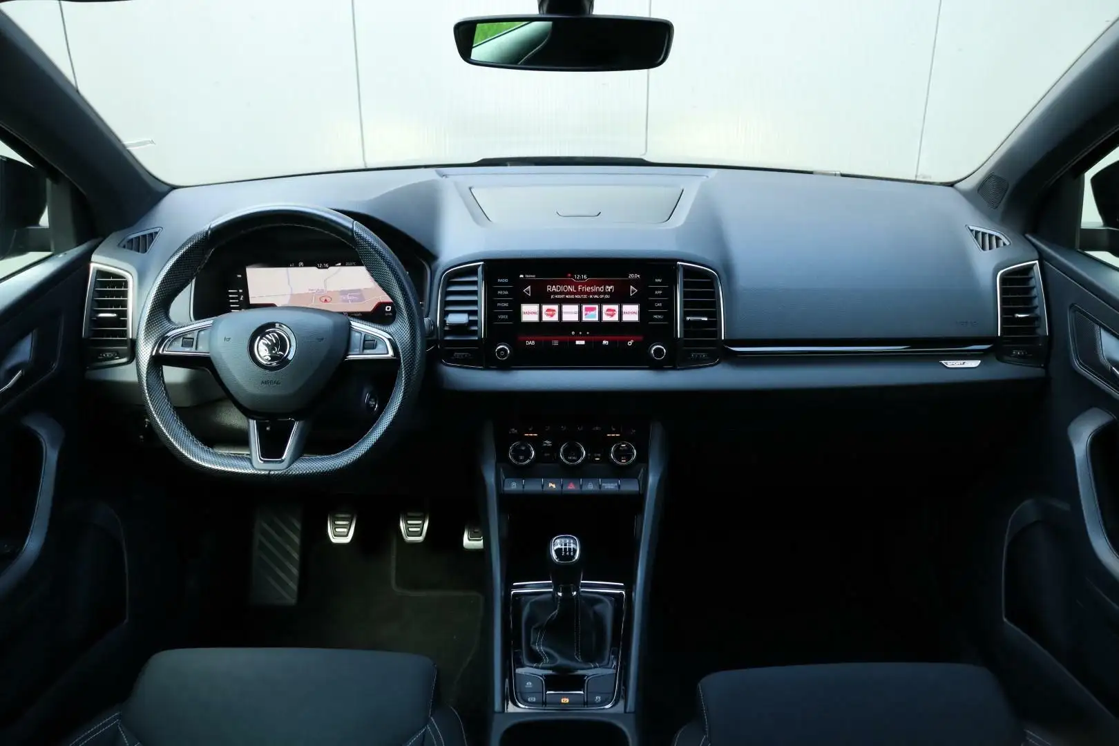 Skoda Karoq 1.5 TSI / 150 PK / Sportline / Virtual Cockpit / C Noir - 2