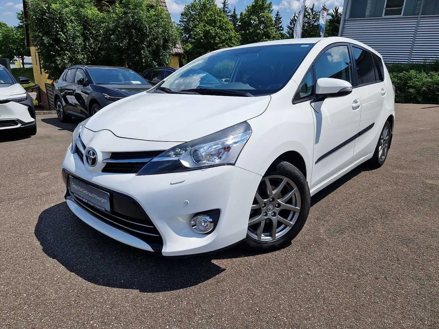 Toyota Verso Diesel 2.0 D-4D Executive/AHK Blanco - 1