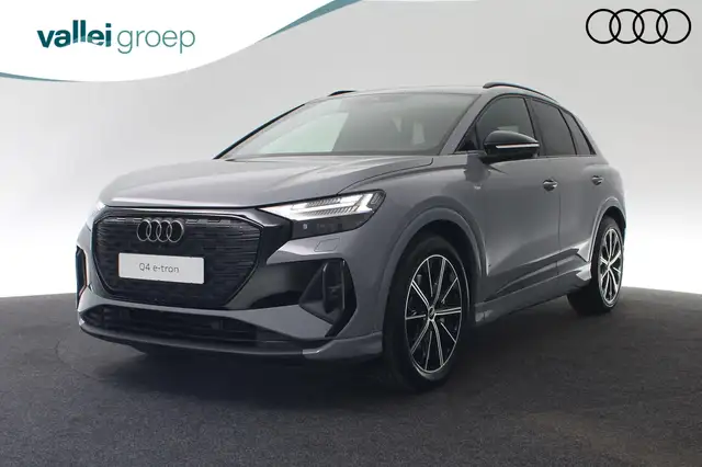 Audi Q4 e-tron S edition e-tron 45 82 kWh 210 kW / 286 PK | Assis
