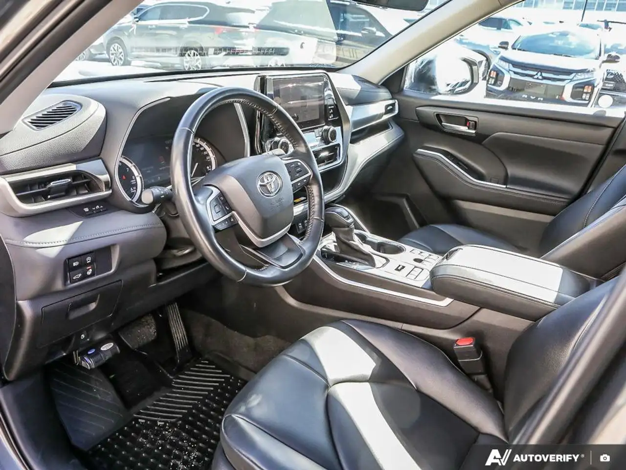 Toyota Highlander снимка Toyota Highlander