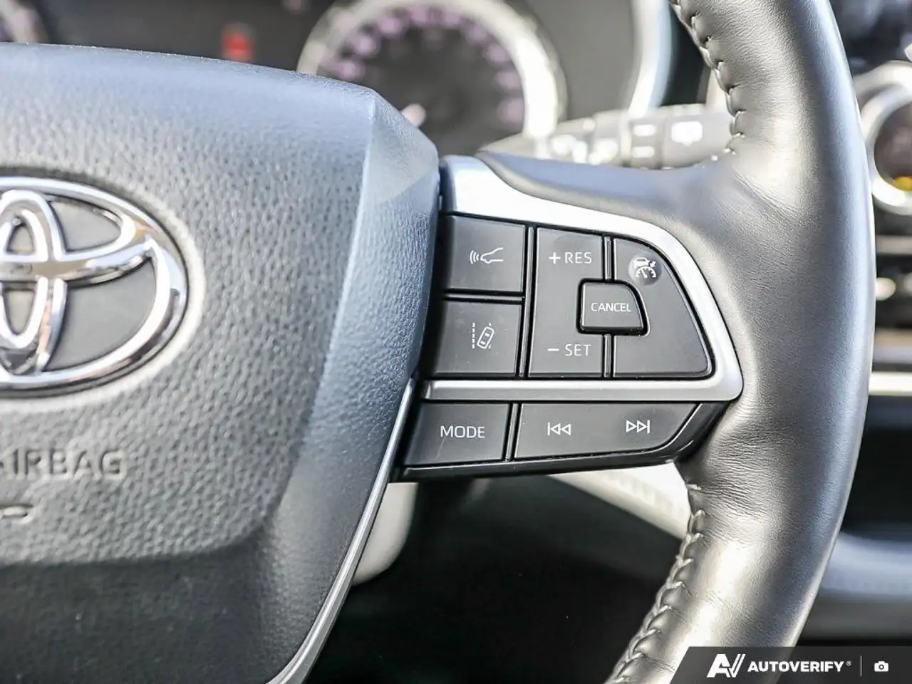 Toyota Highlander снимка Toyota Highlander
