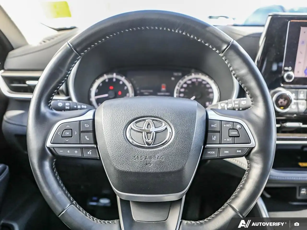 Toyota Highlander снимка Toyota Highlander
