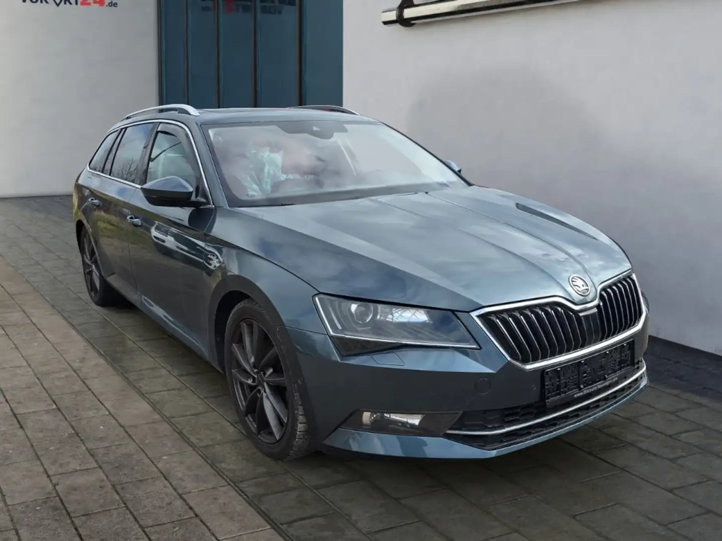 Skoda Superb Combi L&K 4x4*Voll*Pano* Klima Xenon Navi Leder Gris - 1