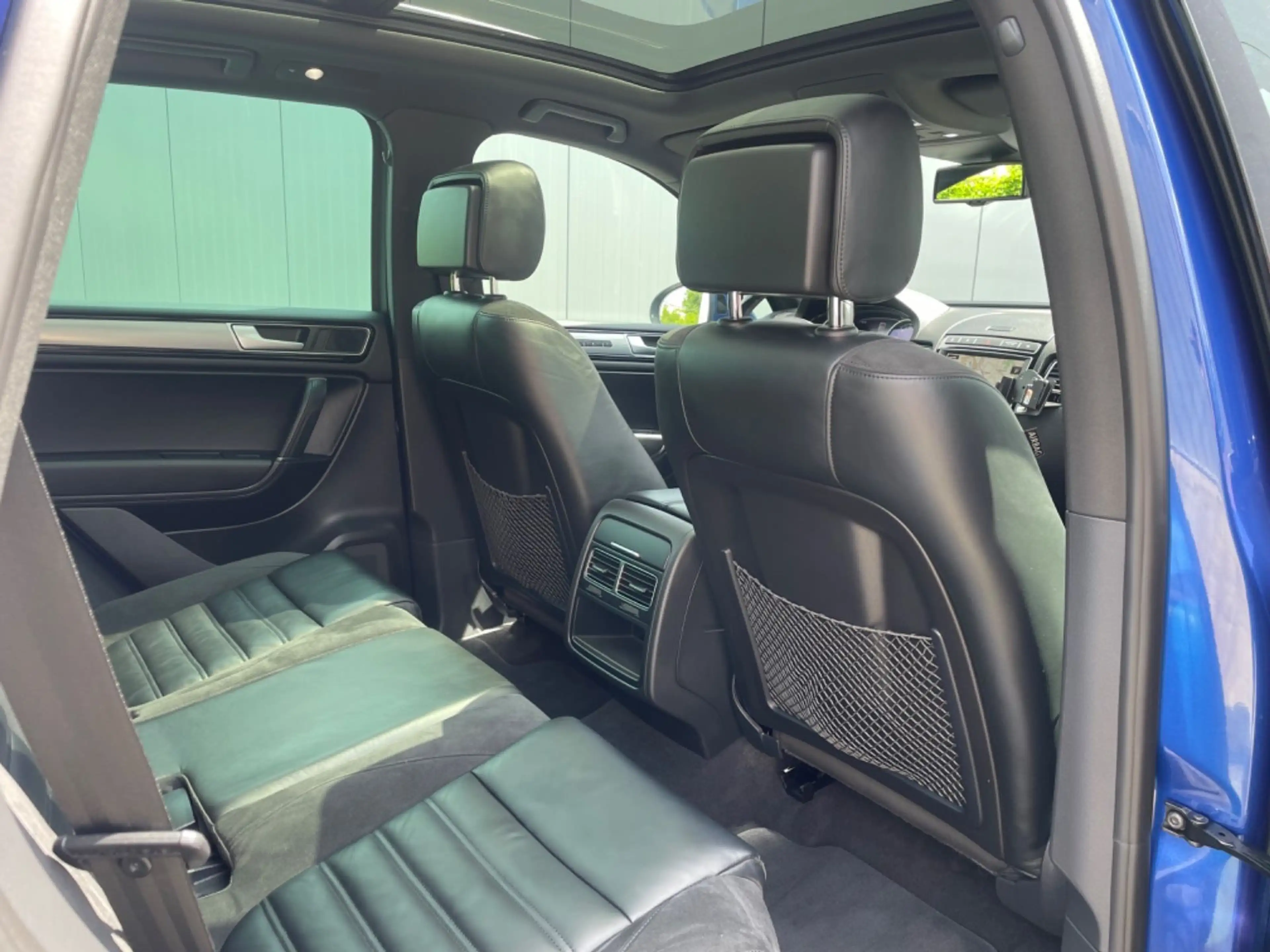 Volkswagen Touareg 3.0 V6 TDI R-LINE -Panorama -Alcantara - — photo 15