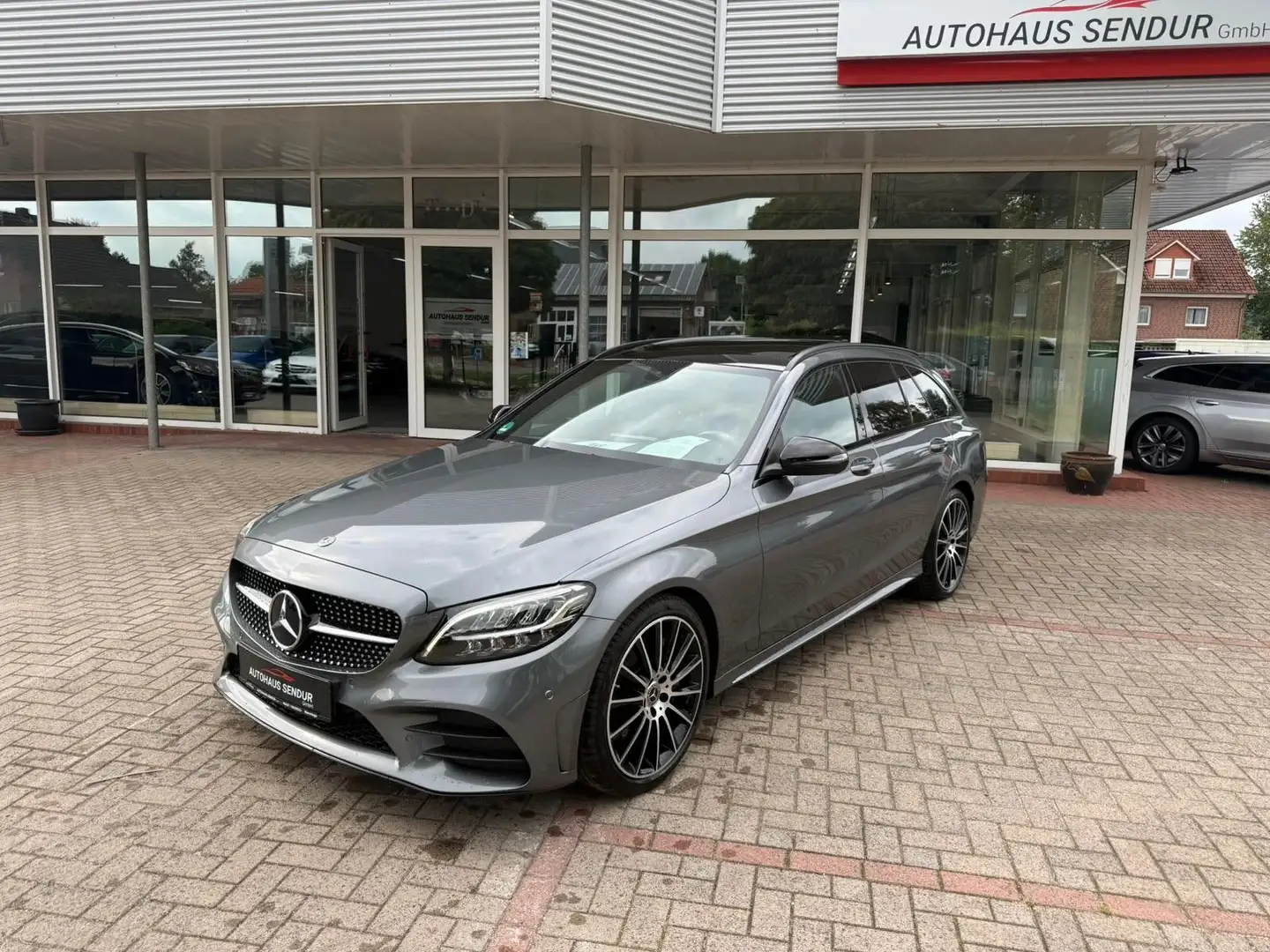 Mercedes-Benz C 300 C -Klasse T-Modell*AMG*PANO*NAVI*LEDER*TOP Gris - 2
