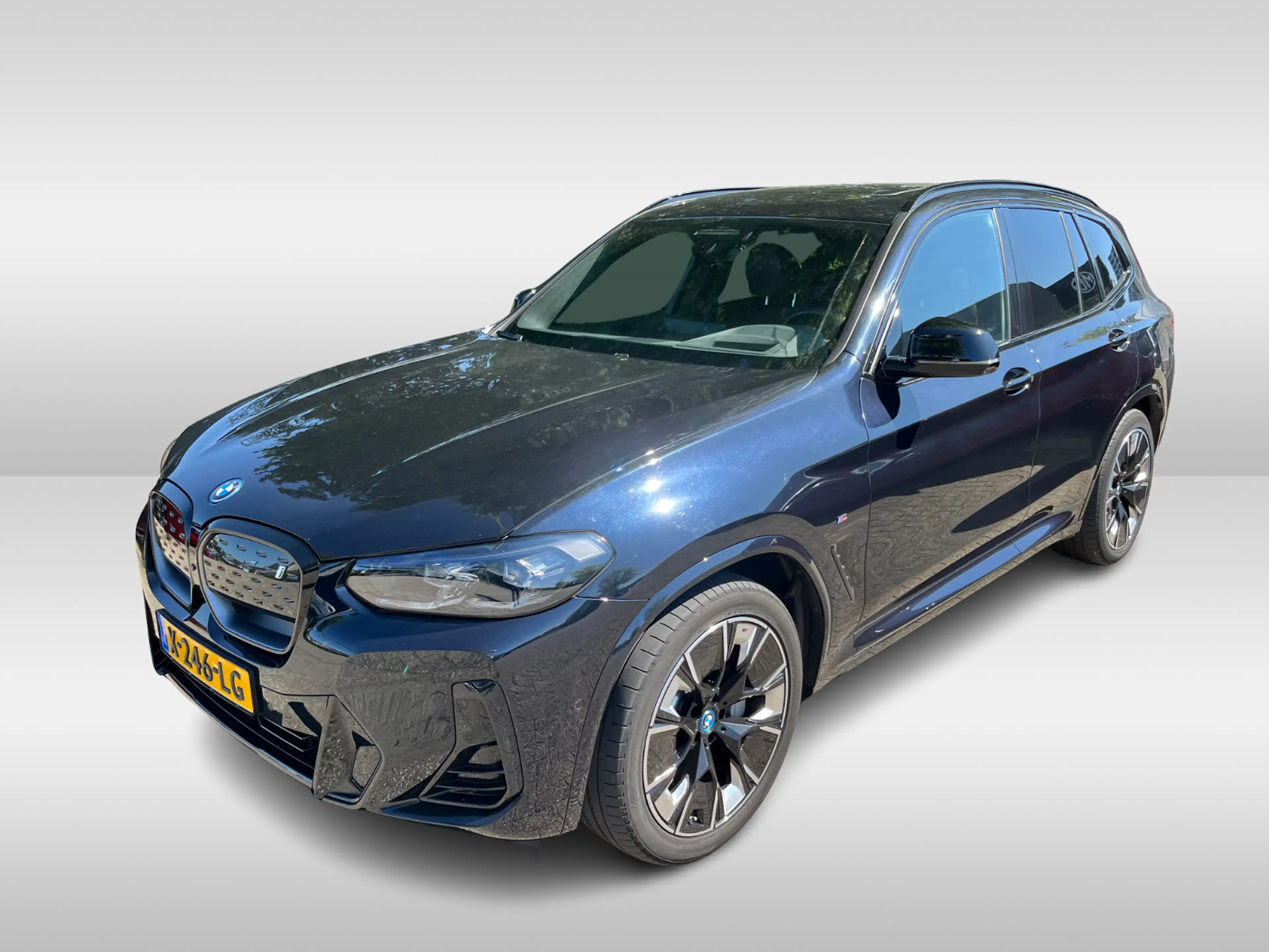BMW iX3 High Executive 80 kWh / Trekhaak / Panoramadak / 3