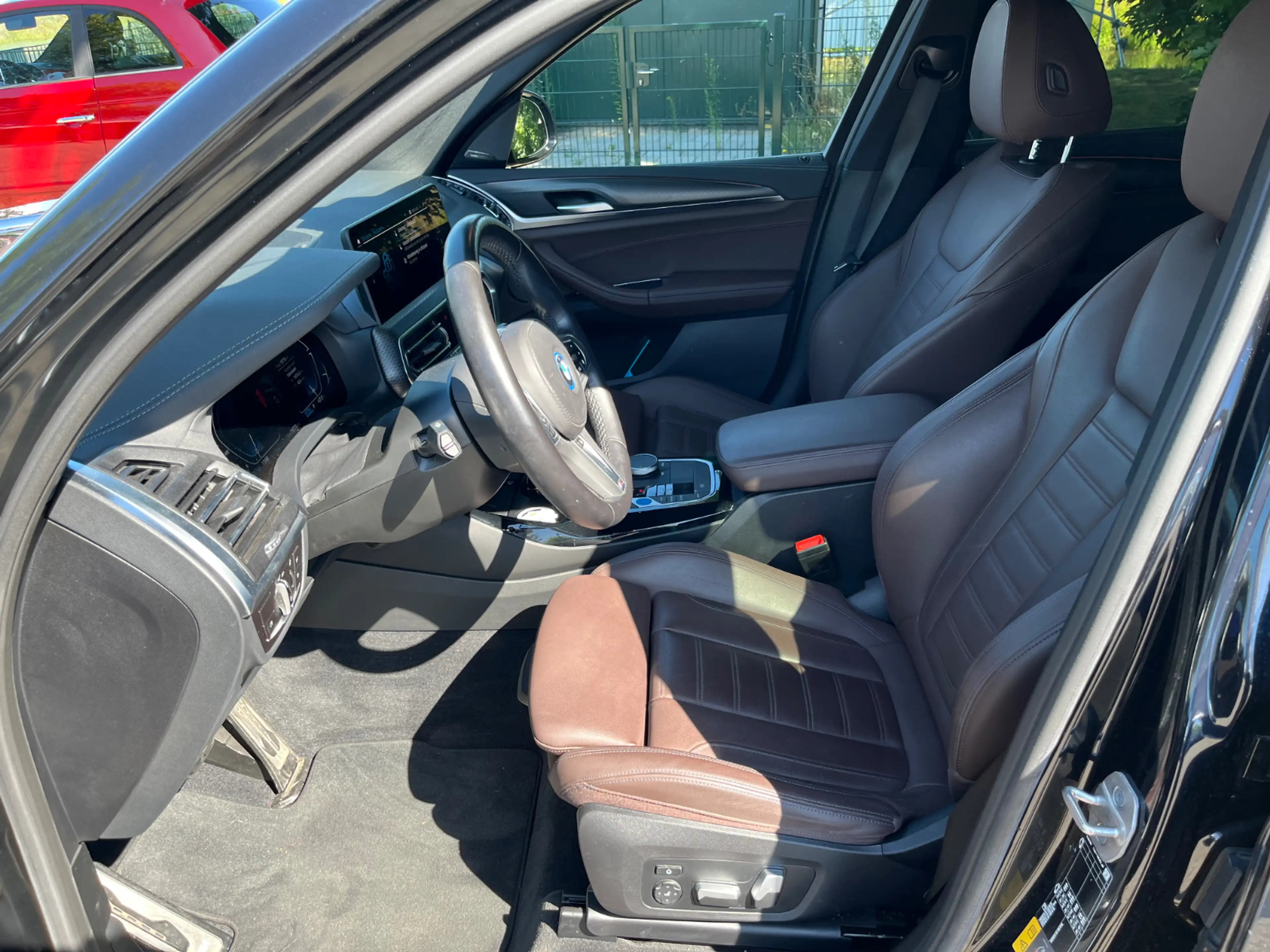 BMW iX3 High Executive 80 kWh / Trekhaak / Panoramadak / 3 — photo 5