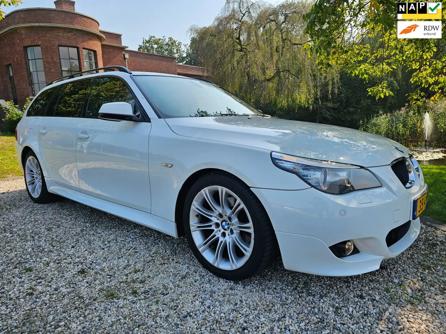 BMW 520 5-serie Touring 520i M-sport NAVI/cruise/LEER/trek Wit - 1