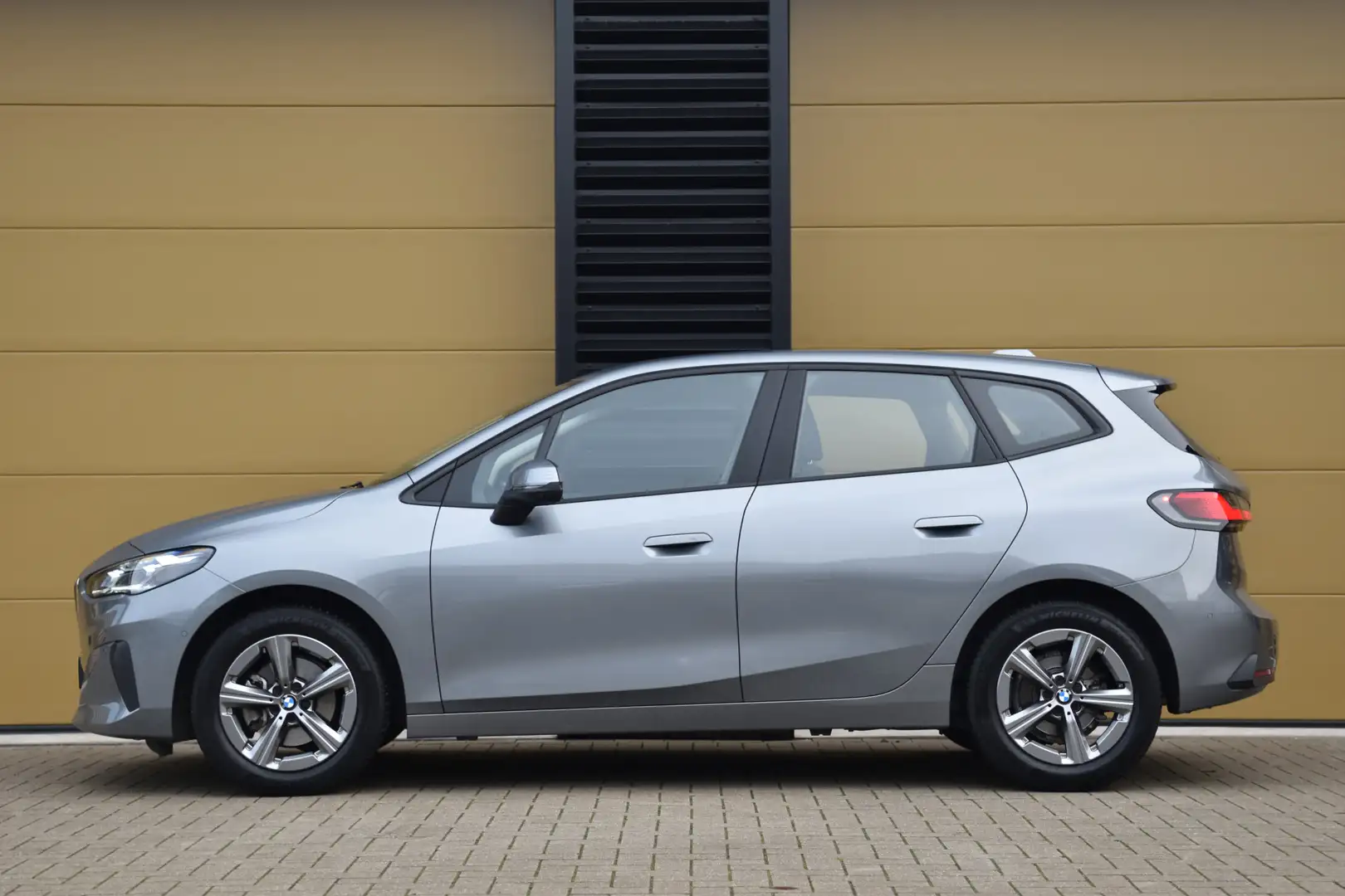 BMW 218 2-serie Active Tourer 218i * Head-up * Comforttoeg Grijs - 2