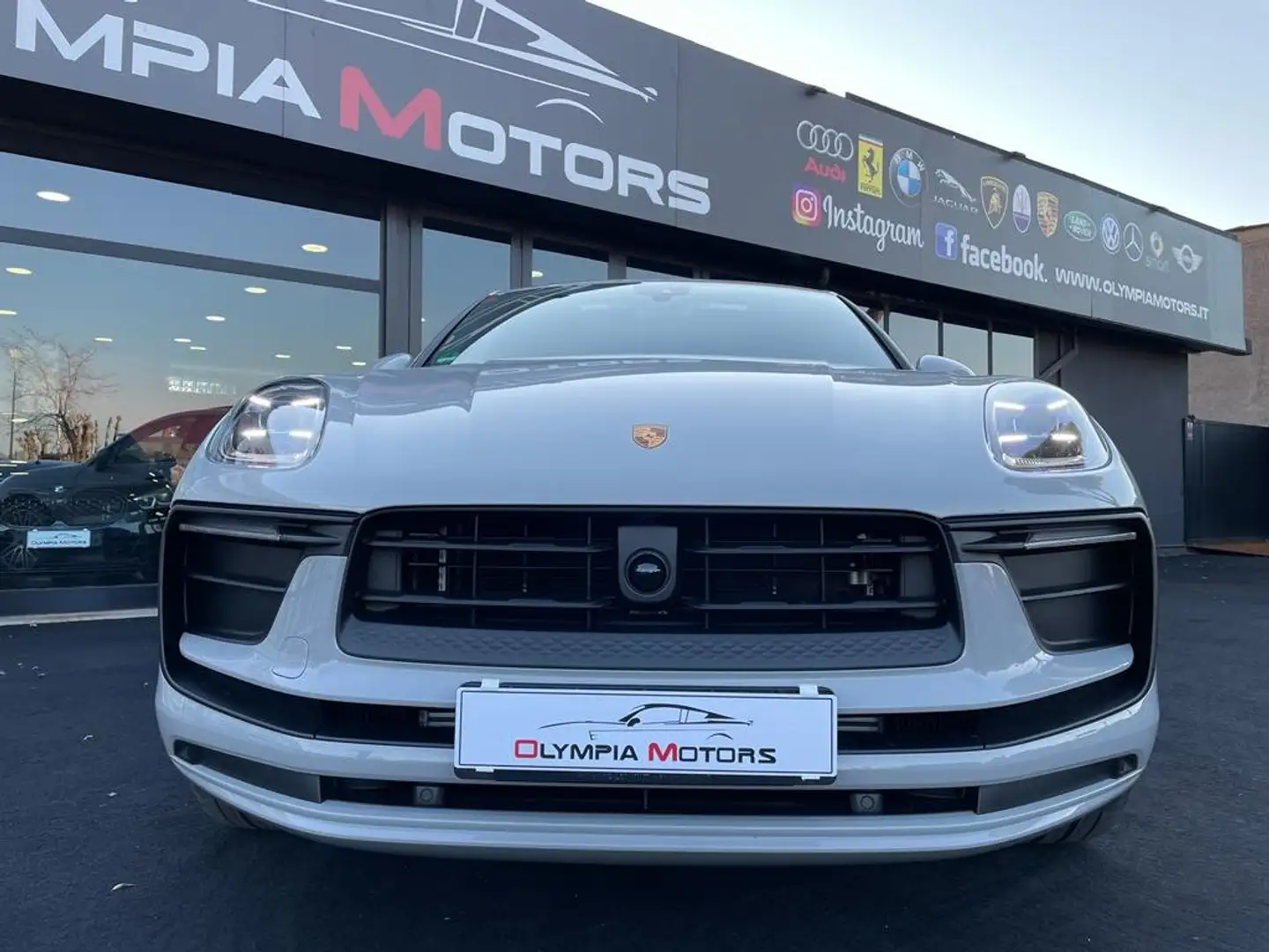 Porsche Macan 2.0 265CV PASM BOSE KAMERA SCARICO 21 TETTO LED Grigio - 2