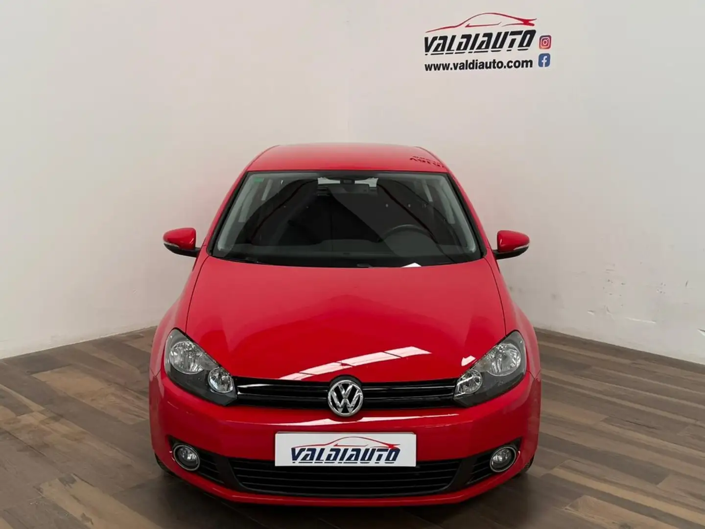 Volkswagen Golf 1.6TDI CR Bluemotion 105 Rojo - 2