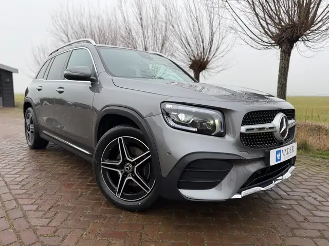 Mercedes-Benz GLB 200 AMG 7 Zits Panodak Trekhaak Camera Memory LED