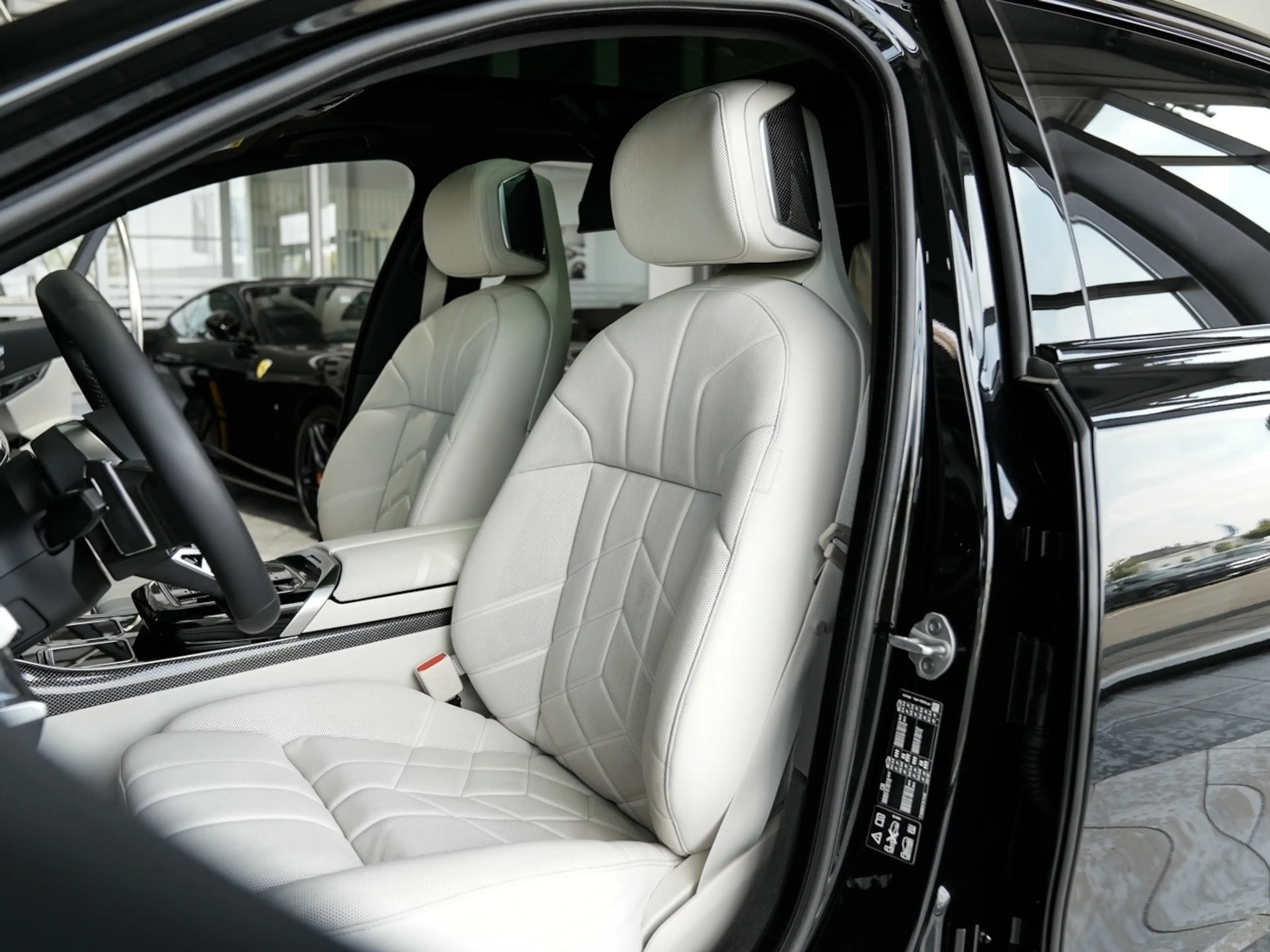 BMW 740 740xd M SPORT PRO TV Fond-Aus. Sky UPE:155.700 — photo 5