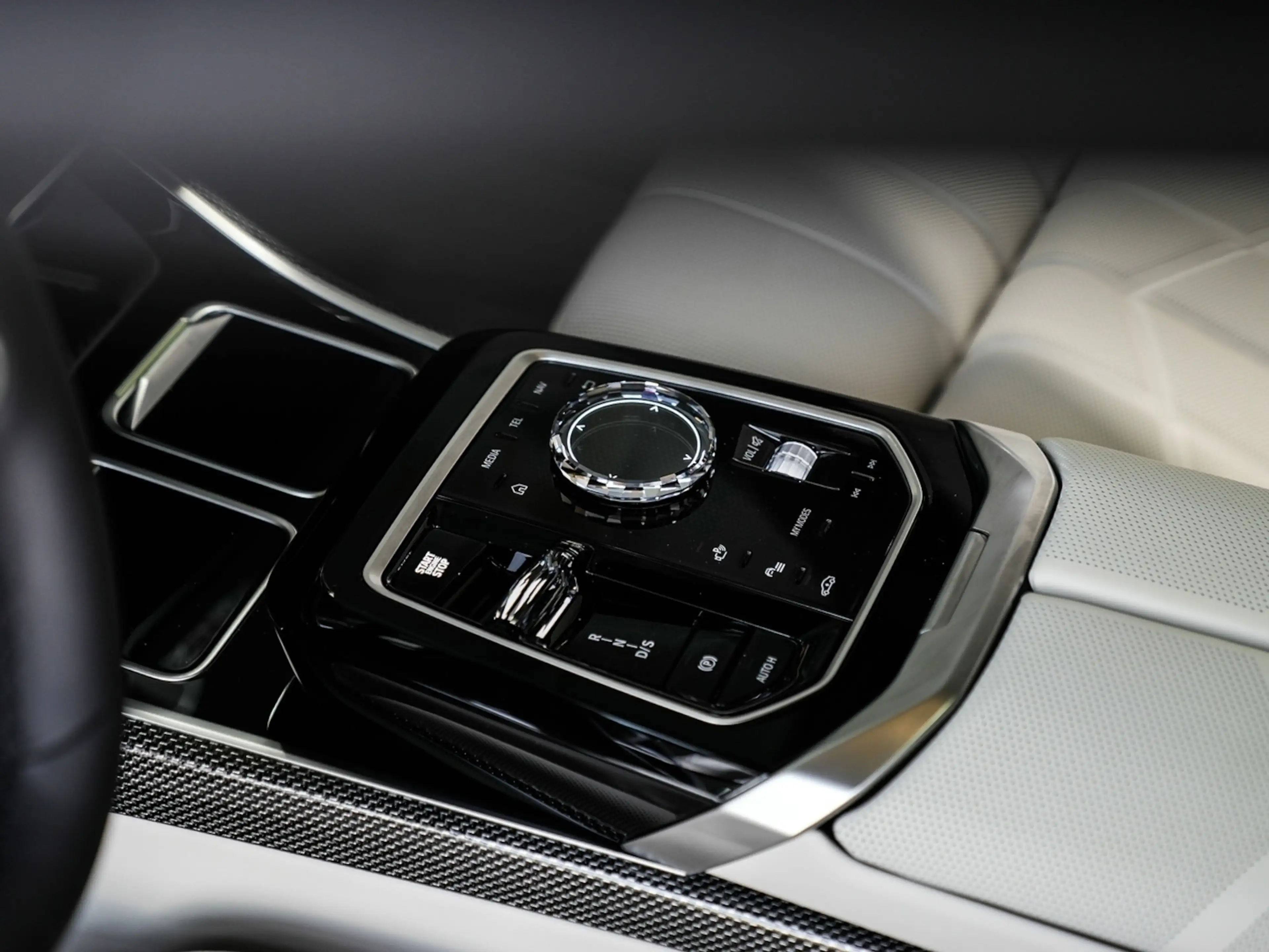 BMW 740 740xd M SPORT PRO TV Fond-Aus. Sky UPE:155.700 — photo 13