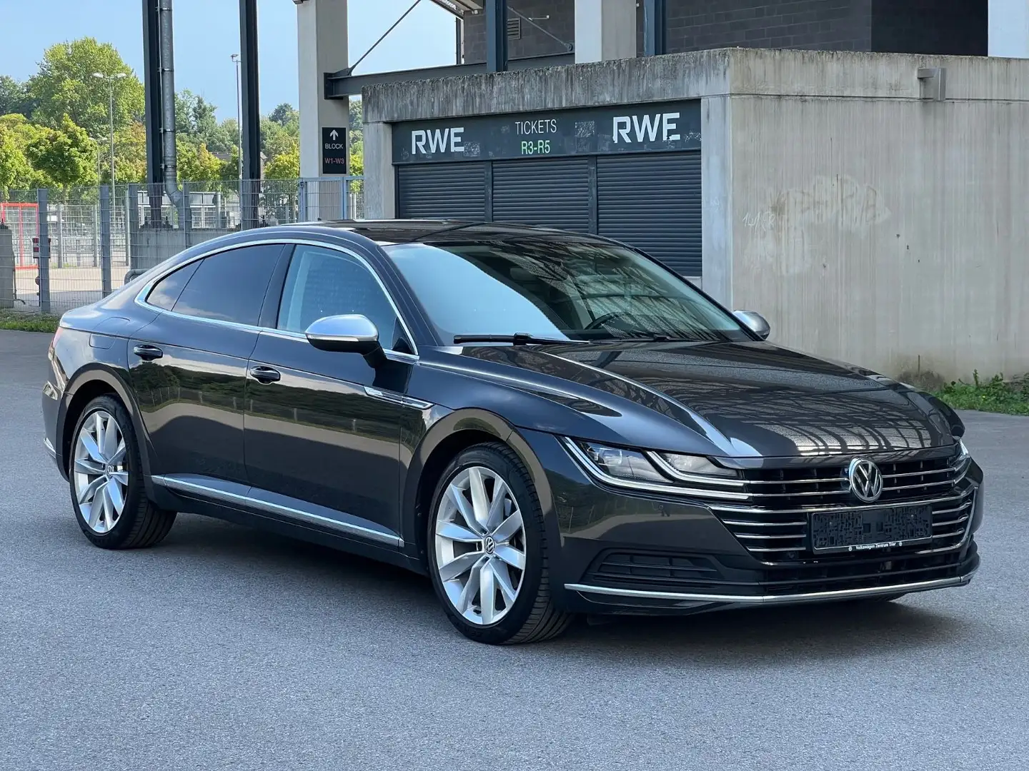 Volkswagen Arteon Elegance 4Motion*LED*KAMERA*TEMPO* Grijs - 1