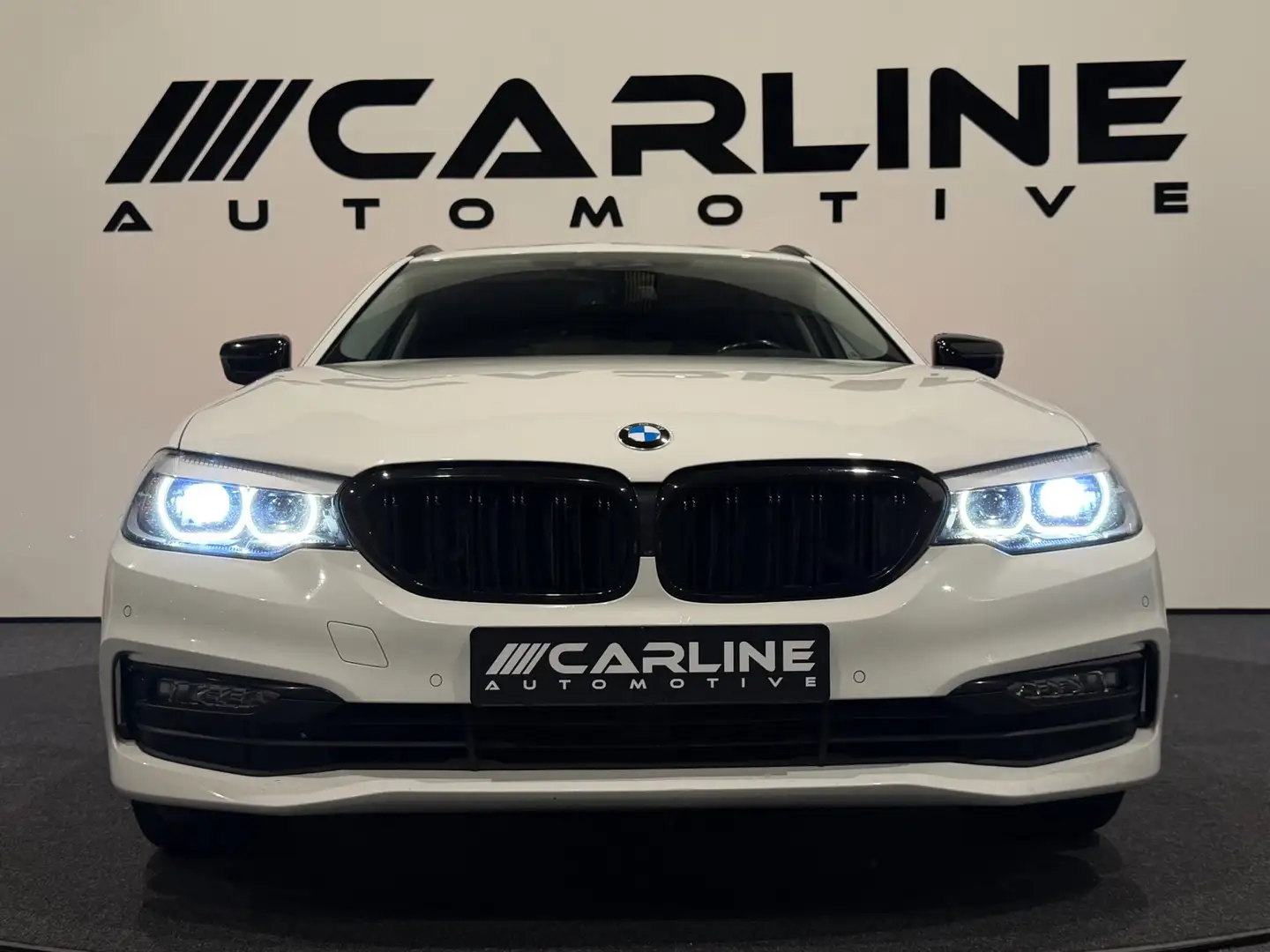BMW 540 5-serie Touring 540d xDrive Executive AUTOMAAT CAM Wit - 2
