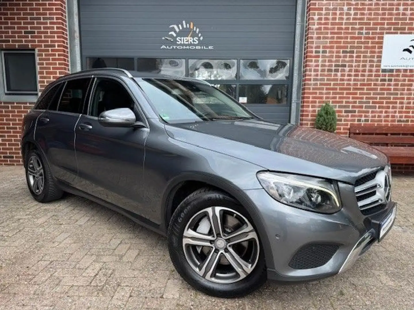 Mercedes-Benz GLC 220 GLC220d 4Matic,OFF-ROAD-PAKET,SPORTSITZE,ILS-LED Gris - 2