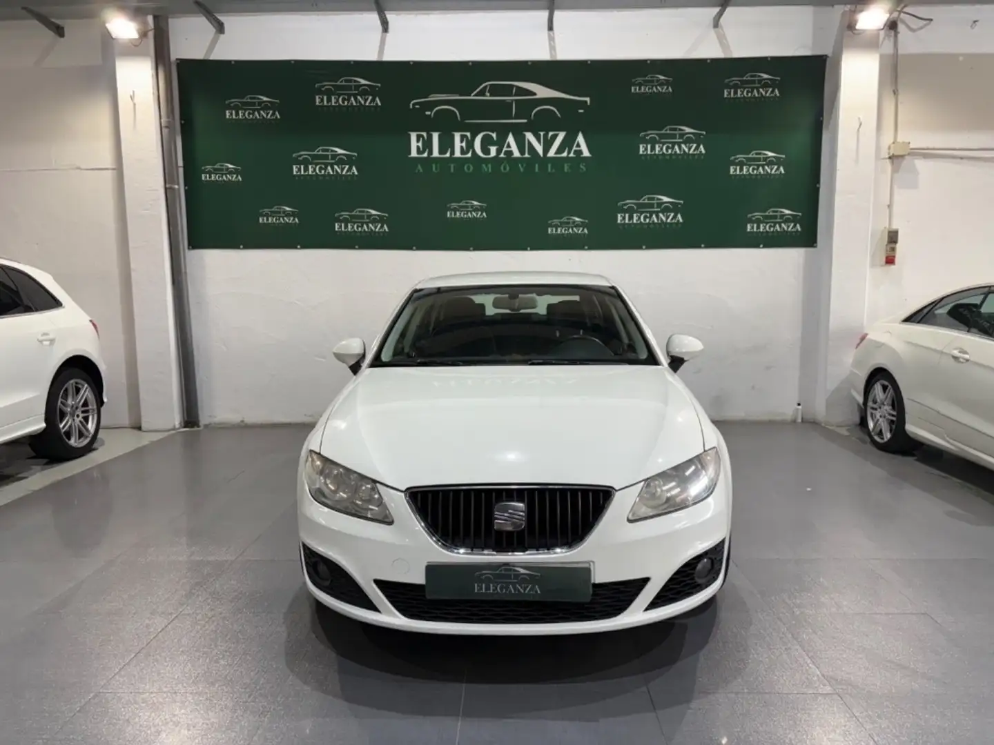 SEAT Exeo ST 2.0TDI CR Style Blanc - 2