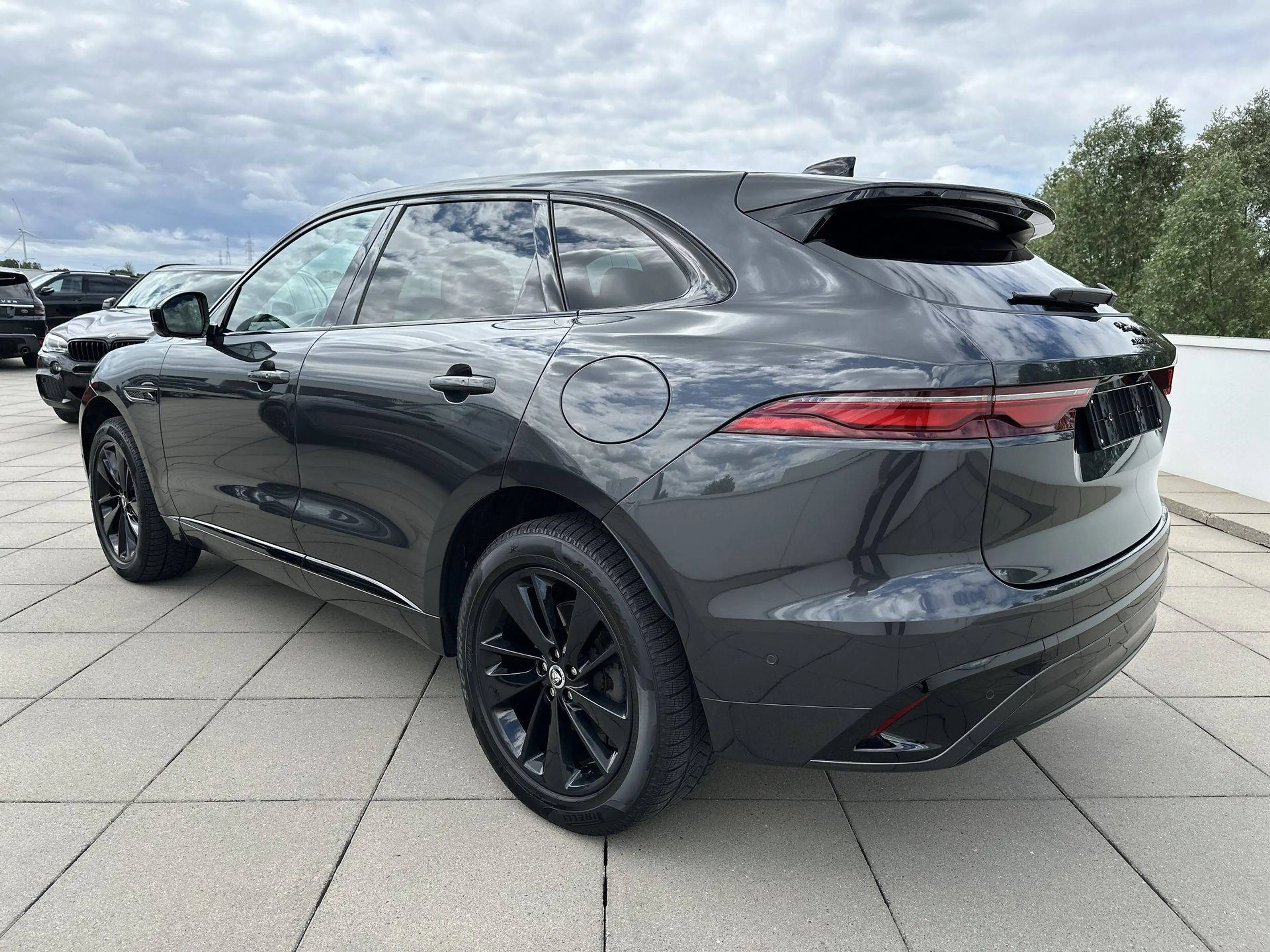 Jaguar F-Pace F-Pace PHEV 2.0 T AWD P400e R-Dynamic HSE — photo 7