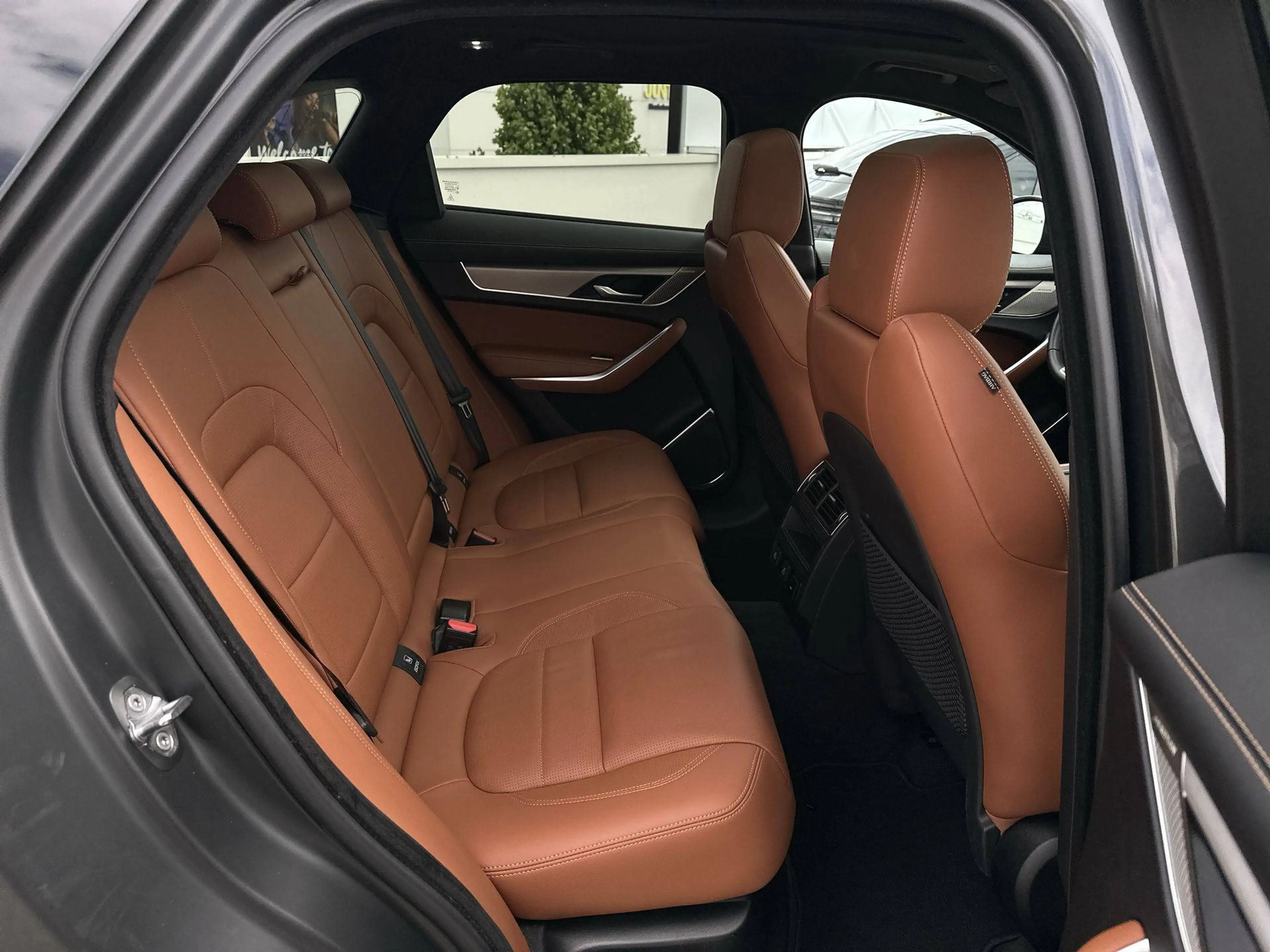 Jaguar F-Pace F-Pace PHEV 2.0 T AWD P400e R-Dynamic HSE — photo 12