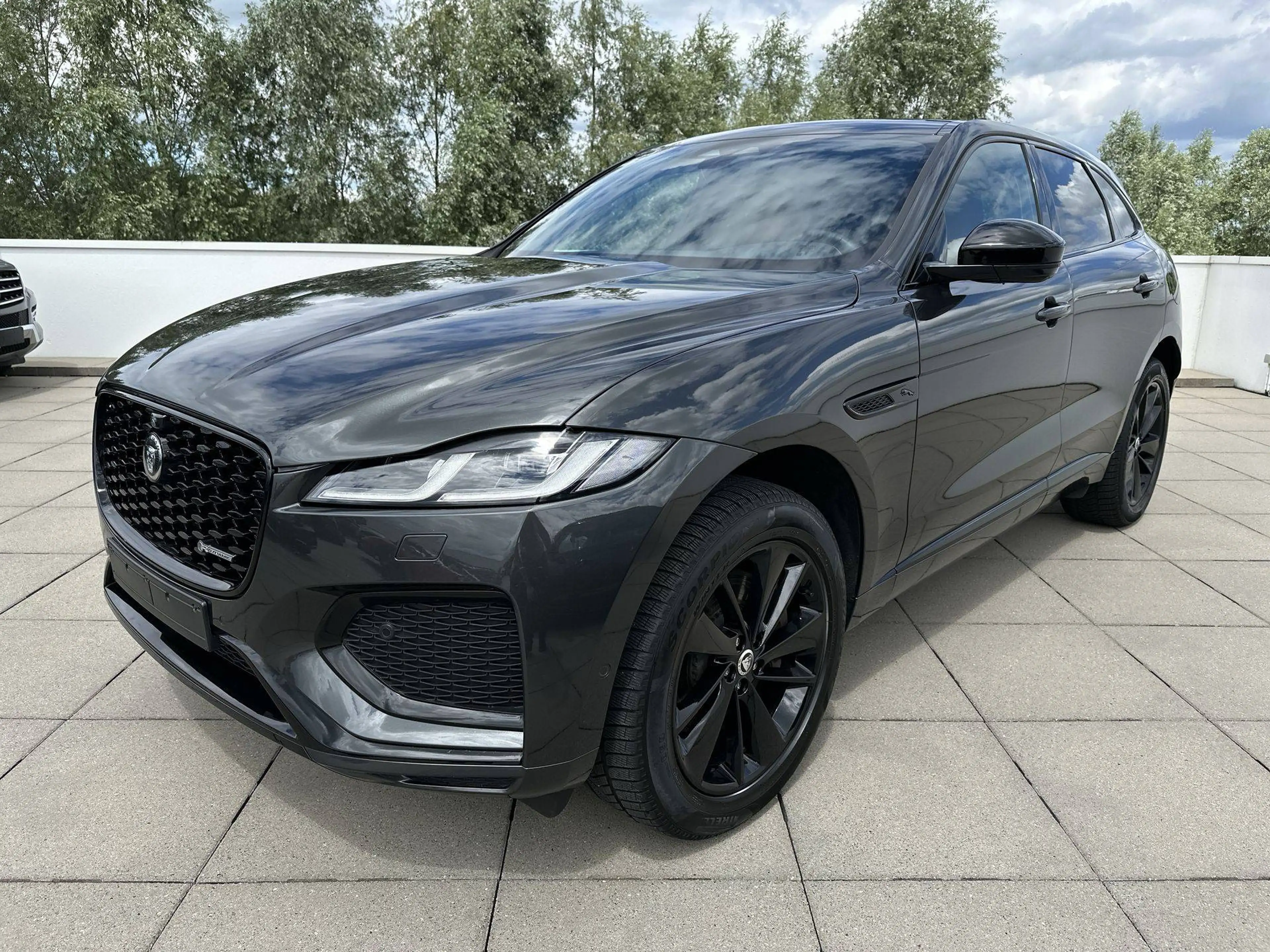 Jaguar F-Pace F-Pace PHEV 2.0 T AWD P400e R-Dynamic HSE — photo 2