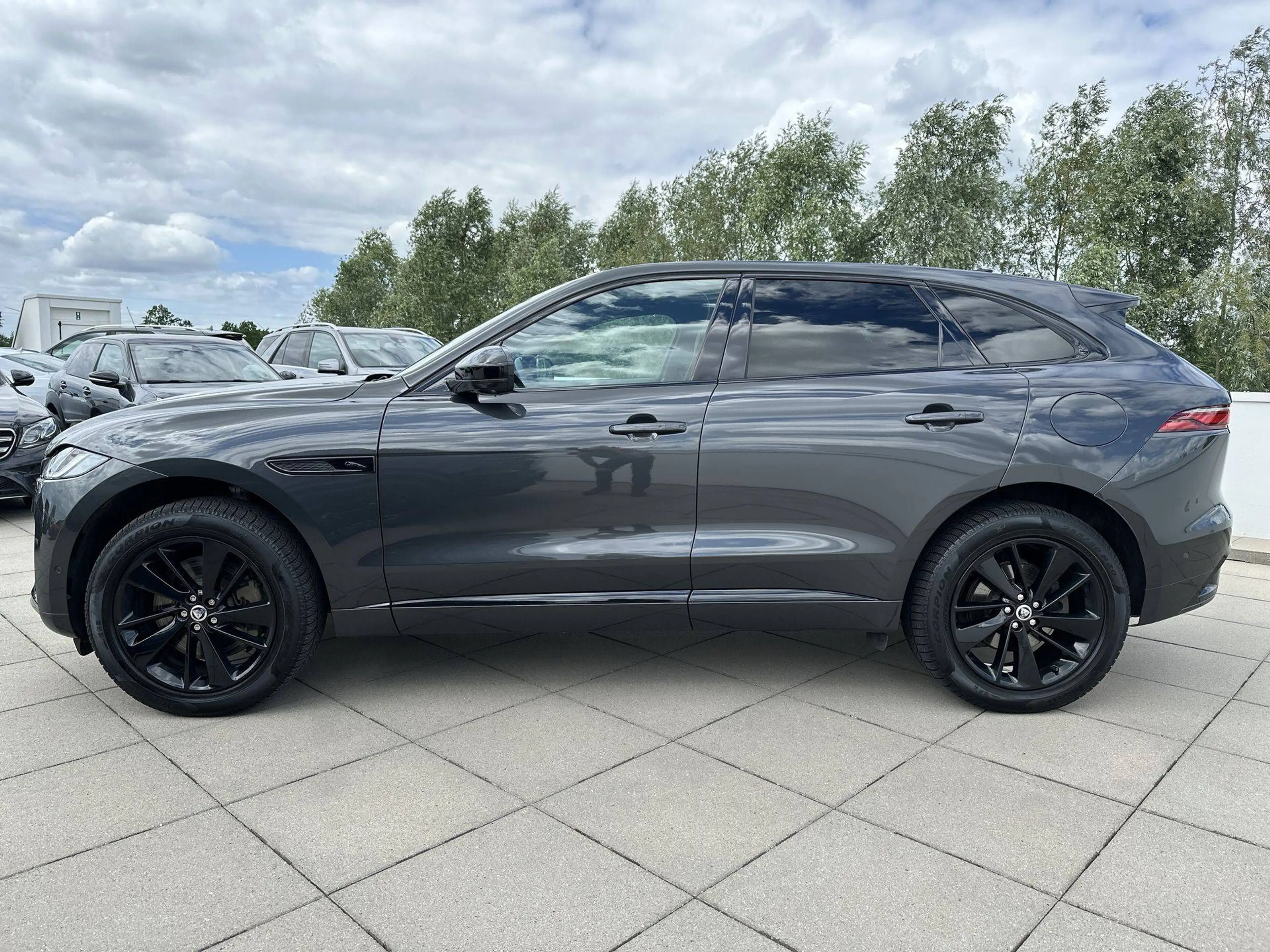 Jaguar F-Pace F-Pace PHEV 2.0 T AWD P400e R-Dynamic HSE — photo 4