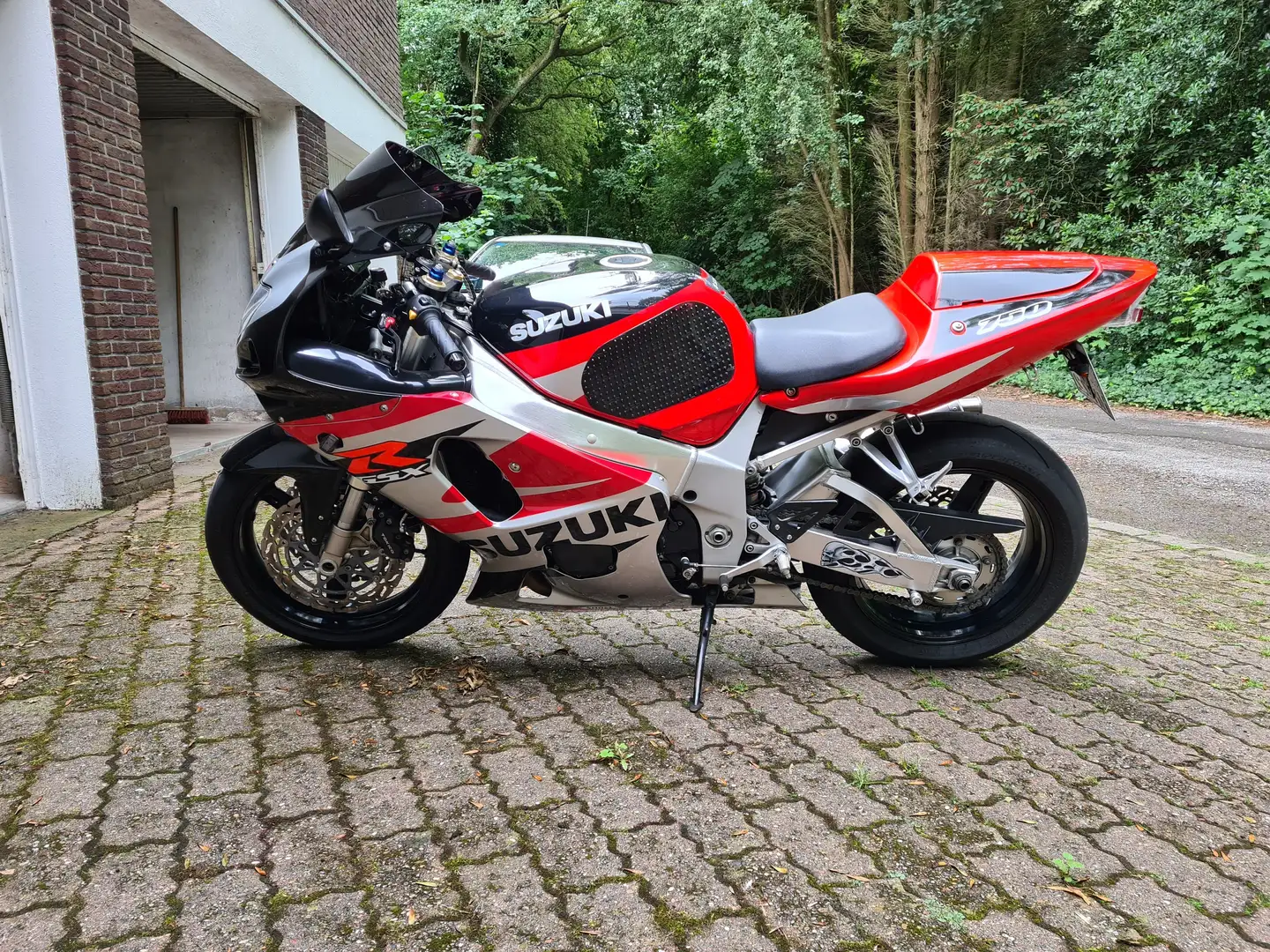 Suzuki GSX-R 750 Rouge - 1