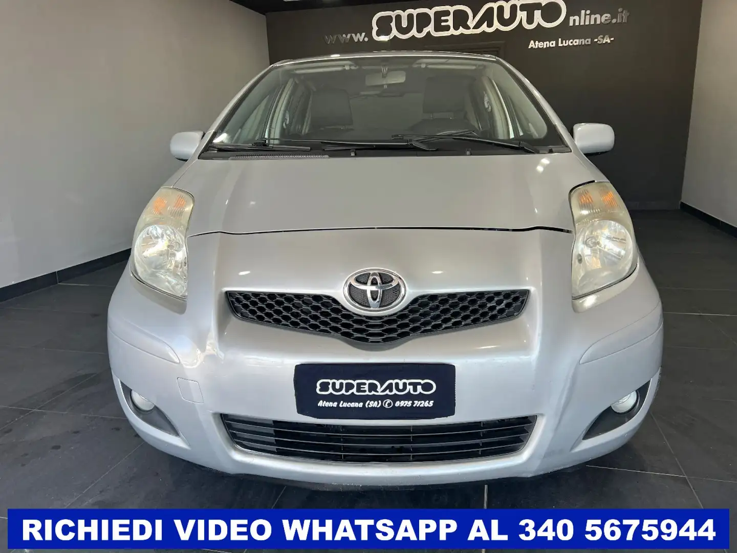 Toyota Yaris 1.0 5 porte unicoproprietario Grigio - 2