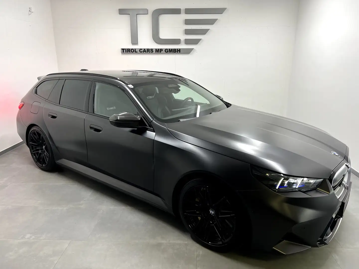 BMW M5 Touring, Ultimate Paket, AHK, Frozen, Keramik, ... Grau - 1