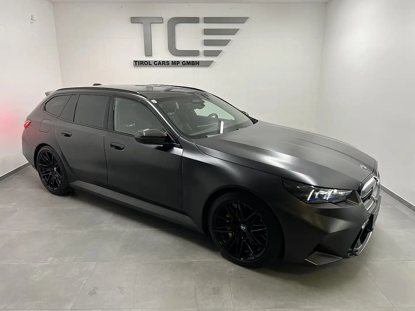 BMW M5 Touring, Ultimate Paket, AHK, Frozen, ... Grau - 1
