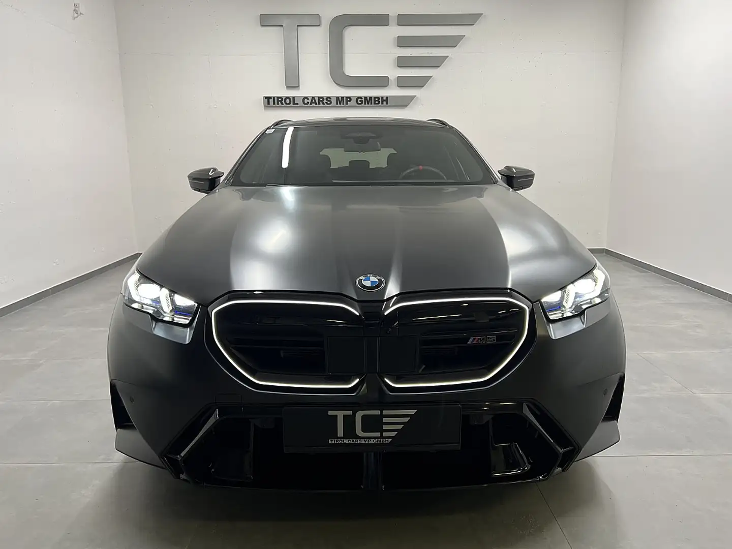 BMW M5 Touring, Ultimate Paket, AHK, Frozen, ... Grau - 2