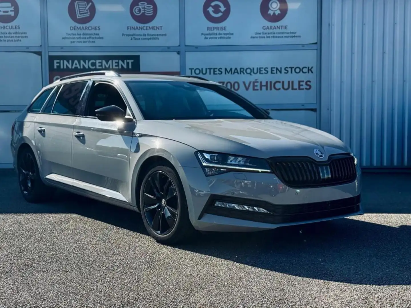 Skoda Sonstige Sportline 4x4 2.0 TDI 190cv DSG7 + Clim Tri-zone + Sièges av et ar chauffants + Volant Chauff Grau - 1