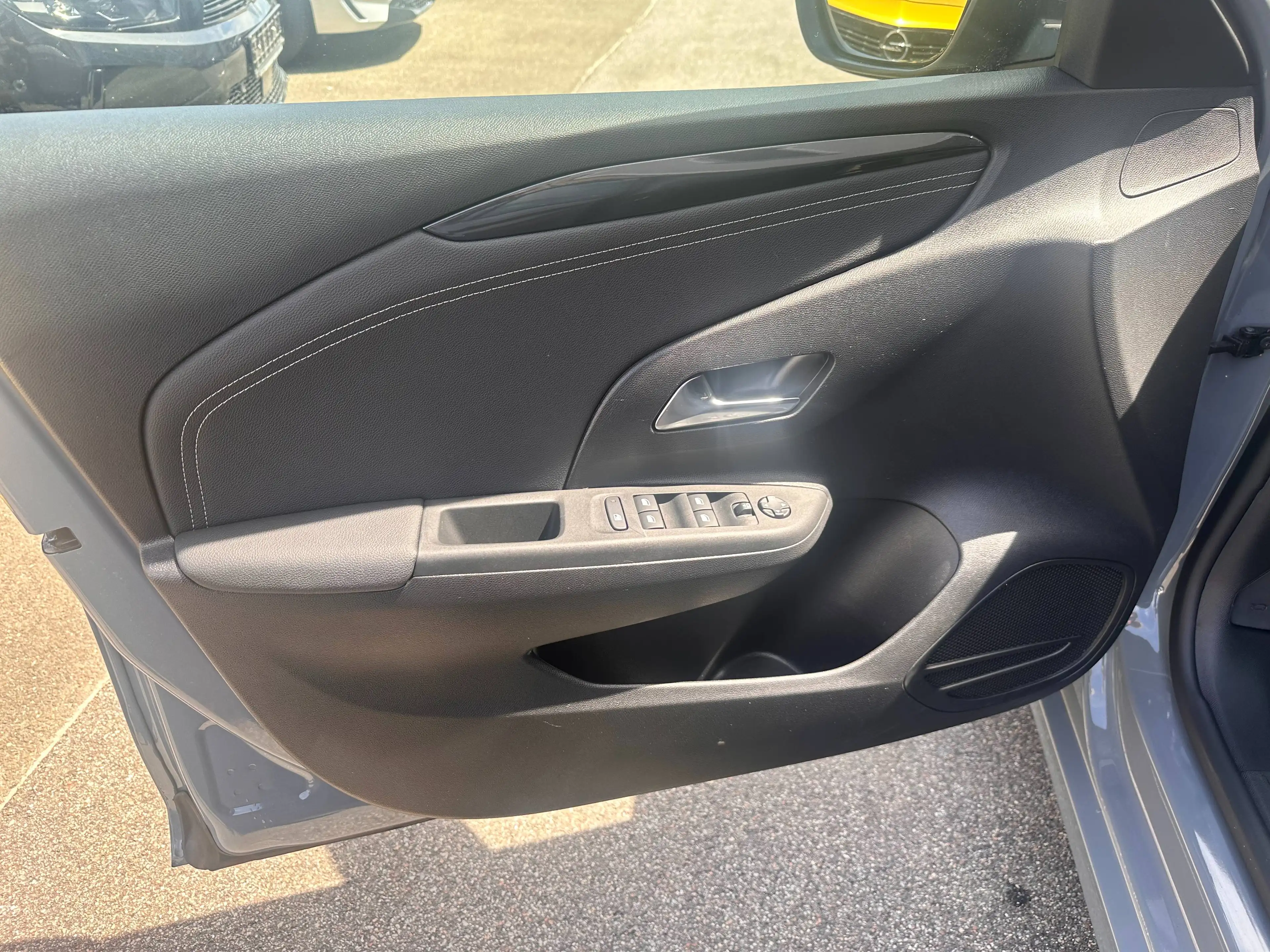Opel Corsa GS Infotainment-Paket Sithheizung Lenkradheizung Rückfahrkamera — photo 13