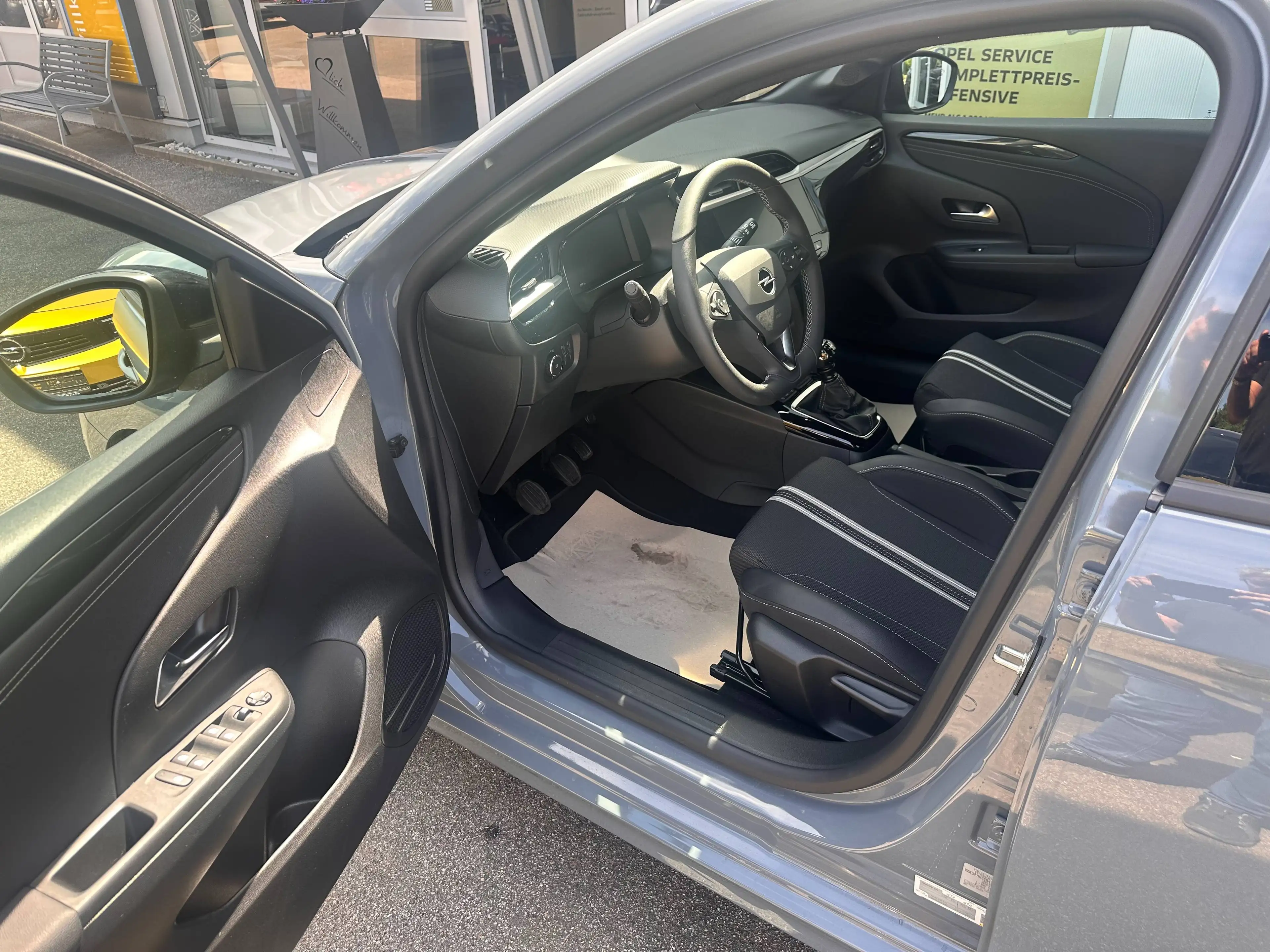 Opel Corsa GS Infotainment-Paket Sithheizung Lenkradheizung Rückfahrkamera — photo 15